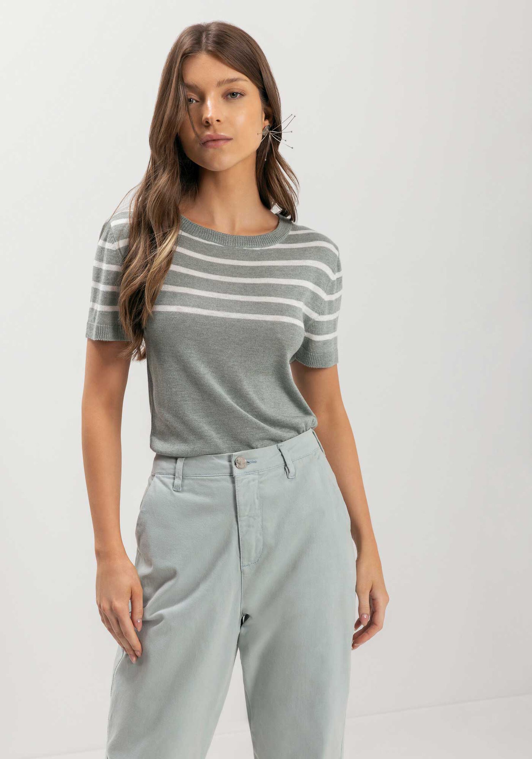 Blusa De Mangas Curtas Em Tricô Com Gola Redonda, . Blusa De Mangas Curtas Em Tricô Com Gola Redonda, , large.