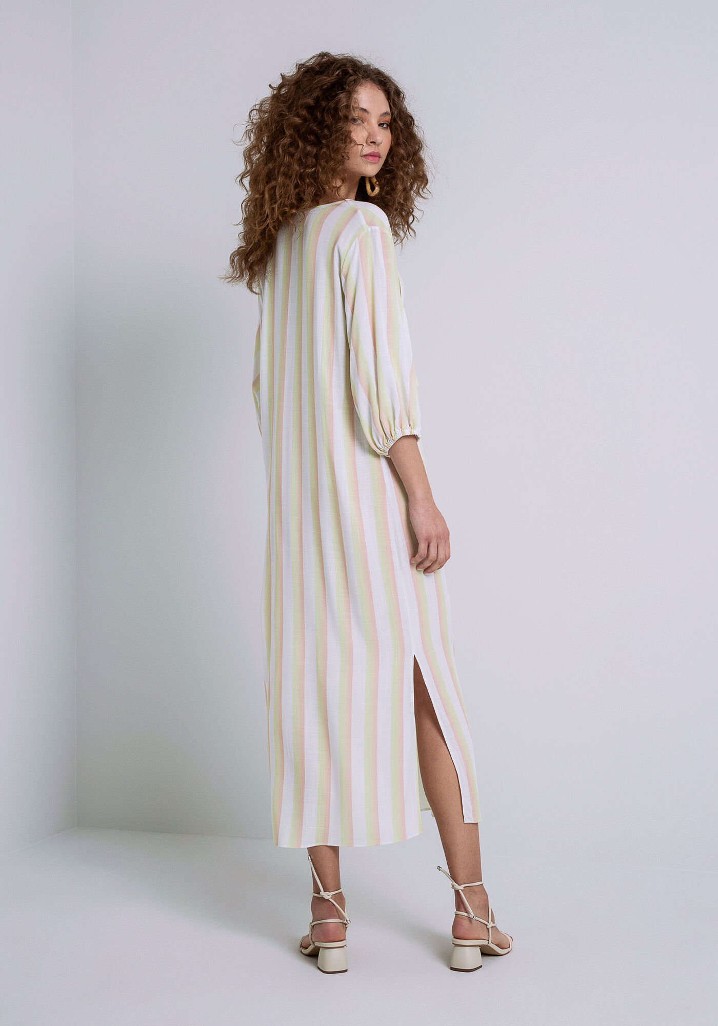 Vestido Midi em Tecido Rayon Twill com Fendas, BELO JARDIM, large.