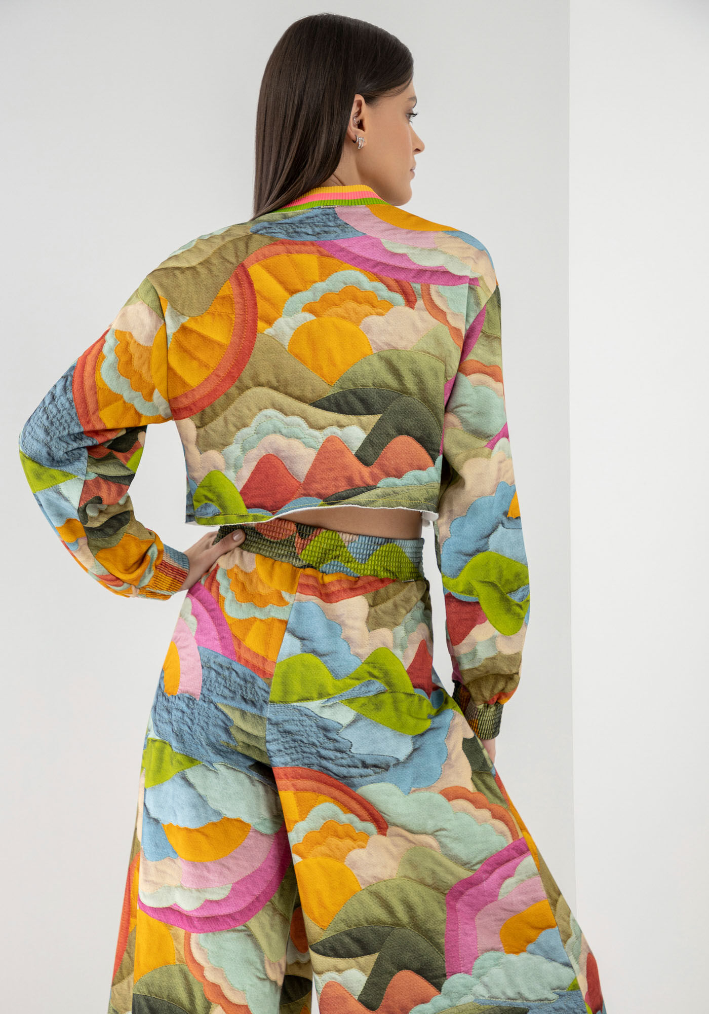 Conjunto Estampado com Blus&atilde;o e Cal&ccedil;a Pantalona, , large.