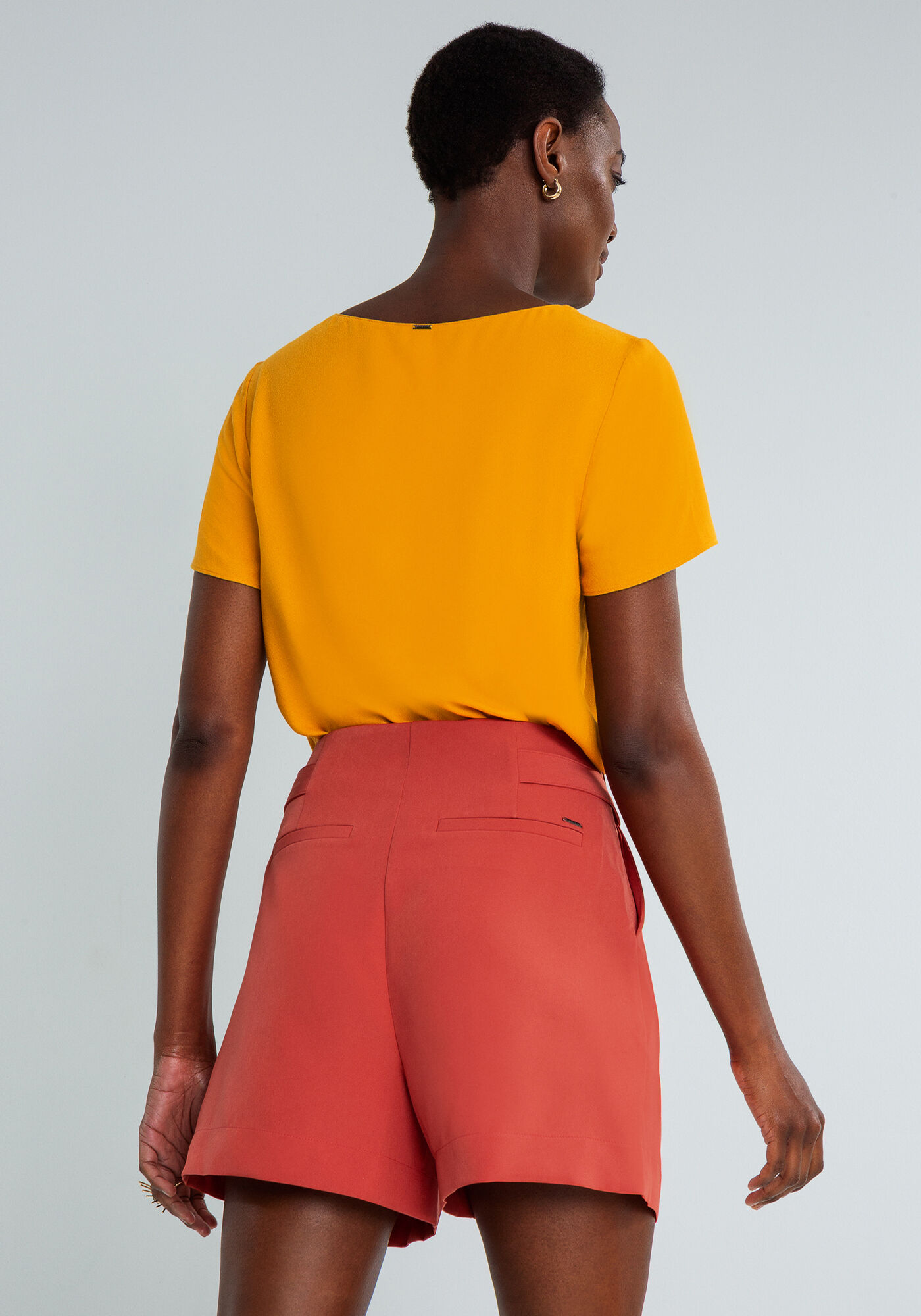 Shorts Cintura M&eacute;dia Detalhe C&oacute;s, , large.