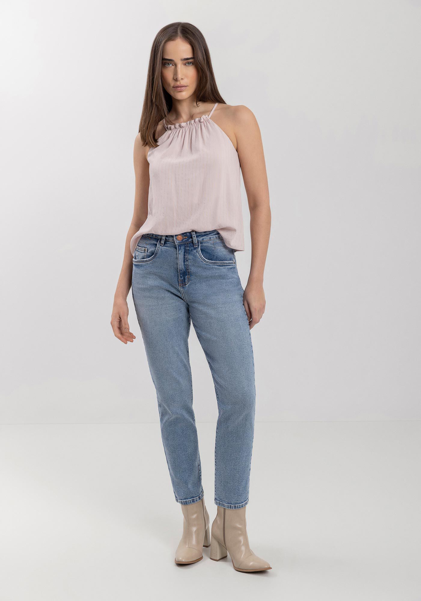 Cal&ccedil;a Mom Jeans Com Cintura Alta E Comprimento Curto, JEANS, large.