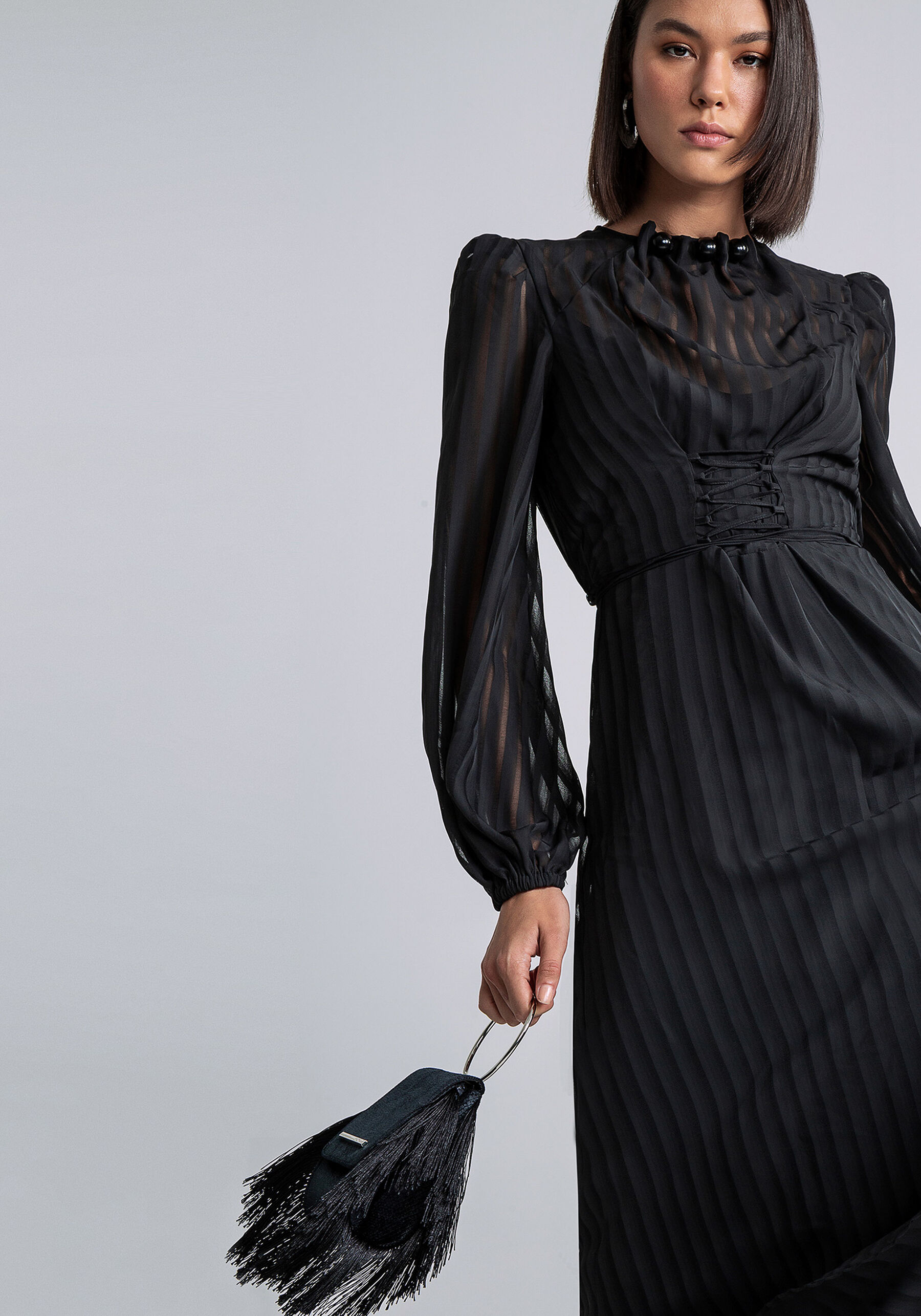 Vestido Manga Longa Mídi Amarração, PRETO. Vestido Manga Longa Mídi Amarração, PRETO, large.