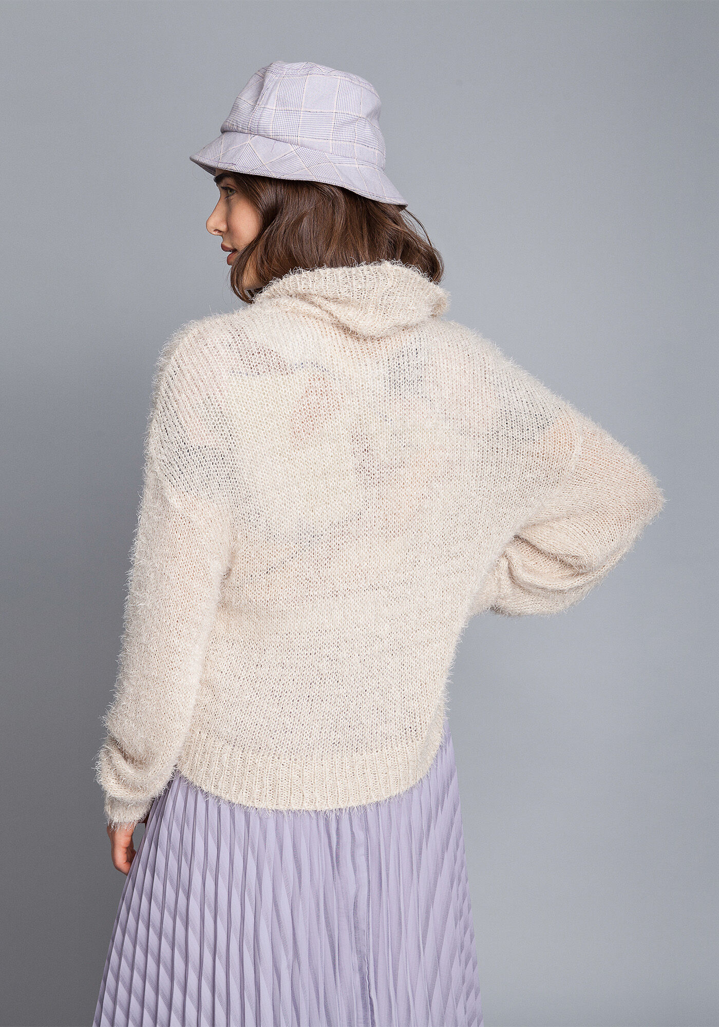 Blus&atilde;o Gola Alta em Tric&ocirc;, , large.