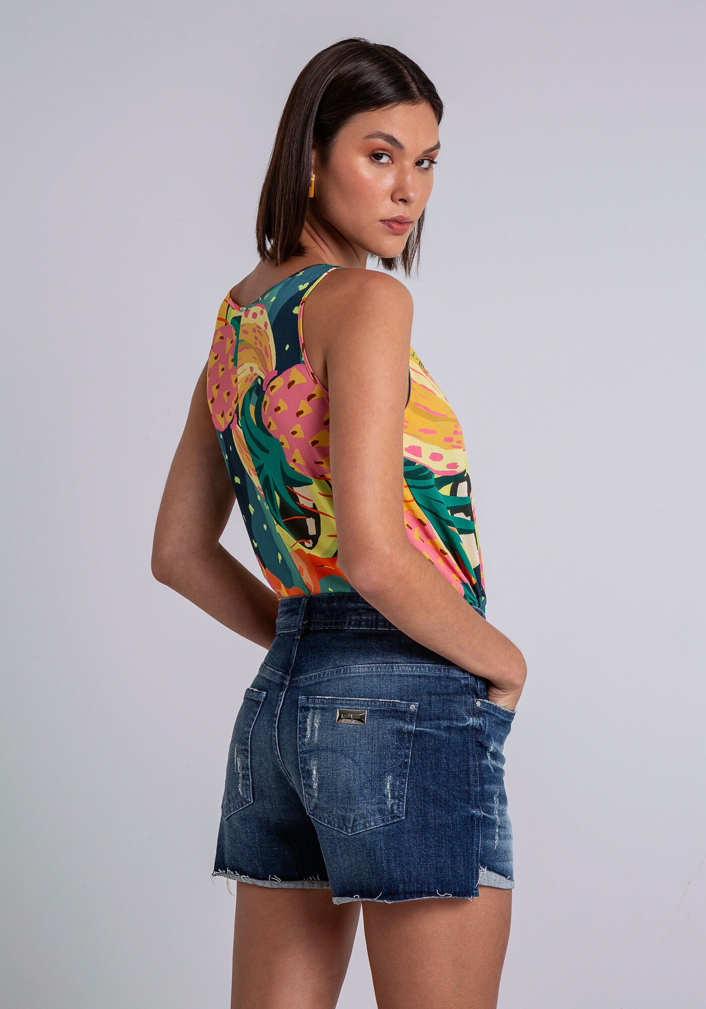 Shorts Jeans Sunset com Detalhe Barra, , large.