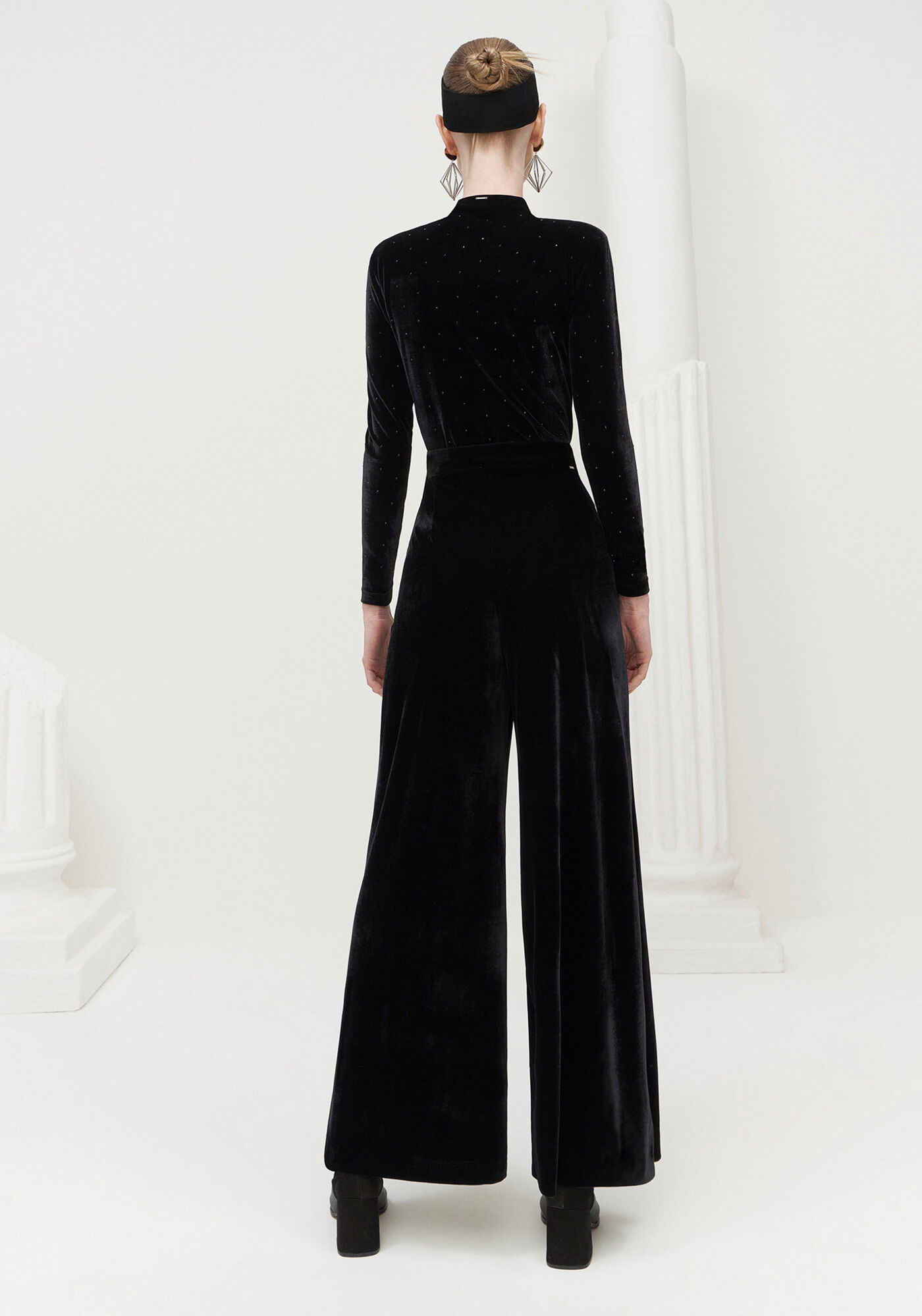 Cal&ccedil;a Reta em Veludo com Bolsos, , large.