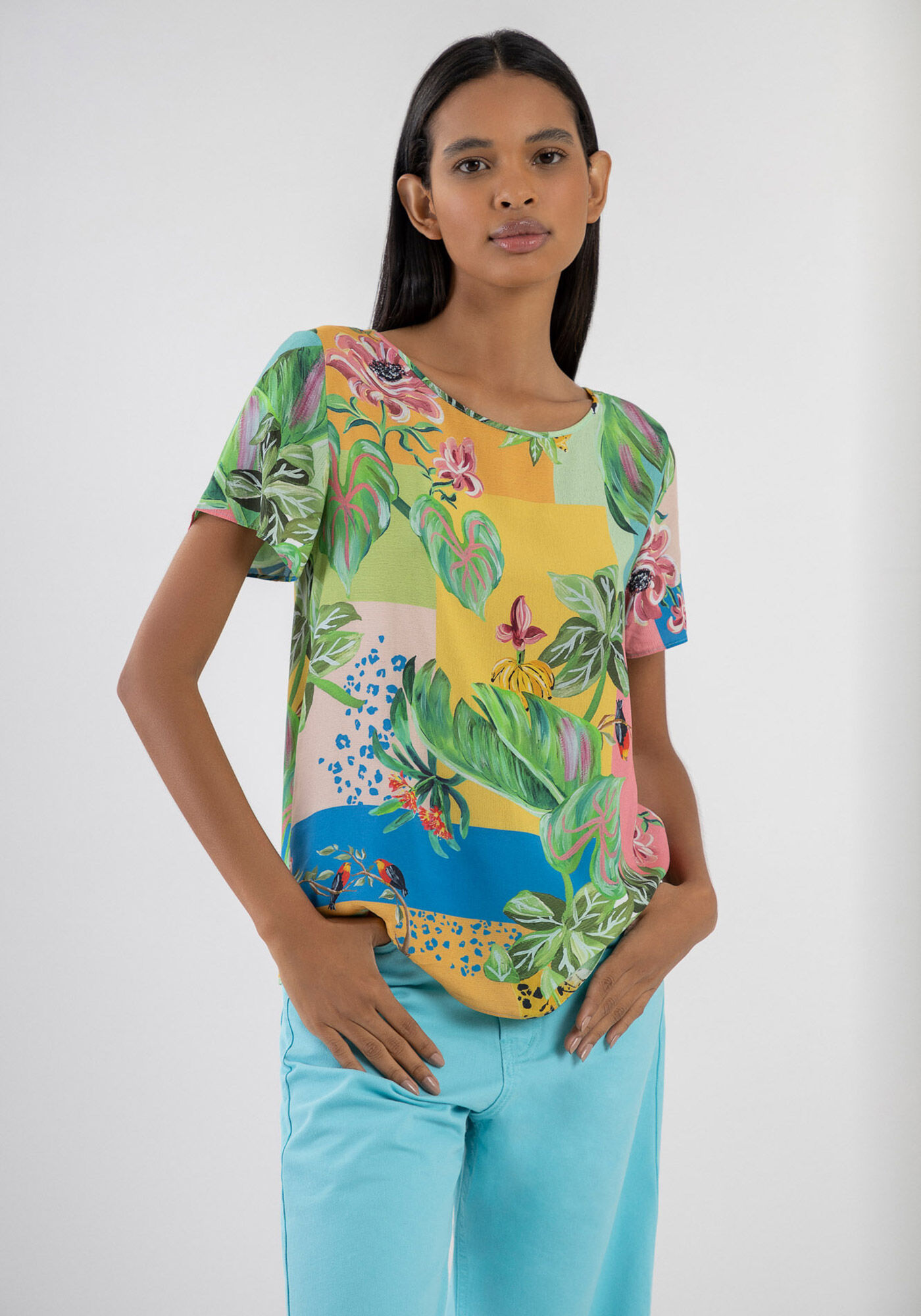 Blusa Manga Curta em Tecido Plano Estampada, , large.