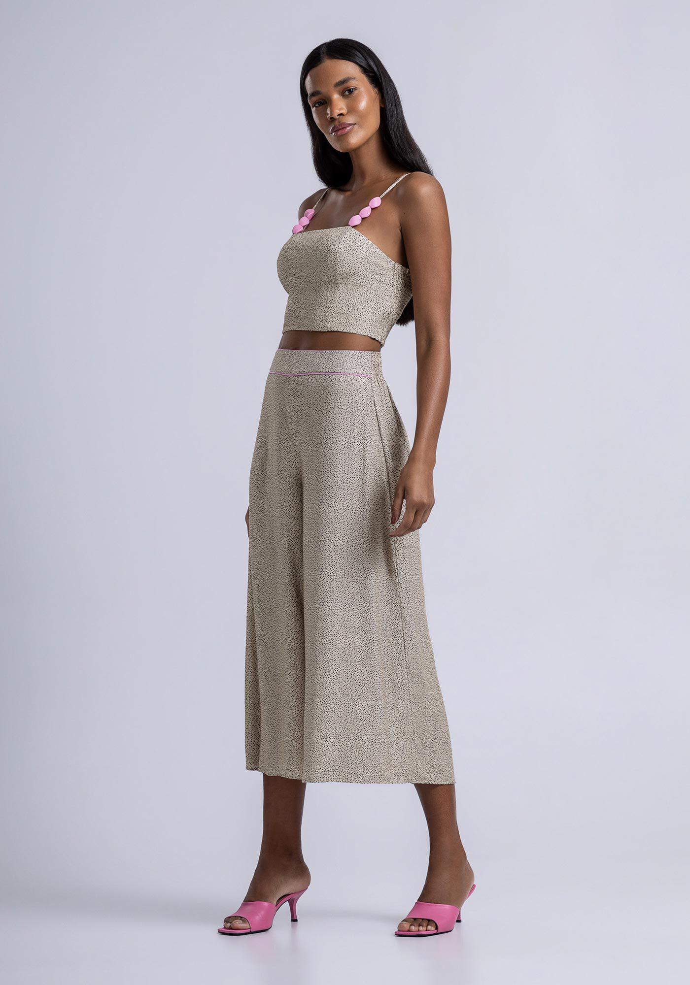 Blusa Cropped em Viscose com Detalhe Al&ccedil;as, , large.