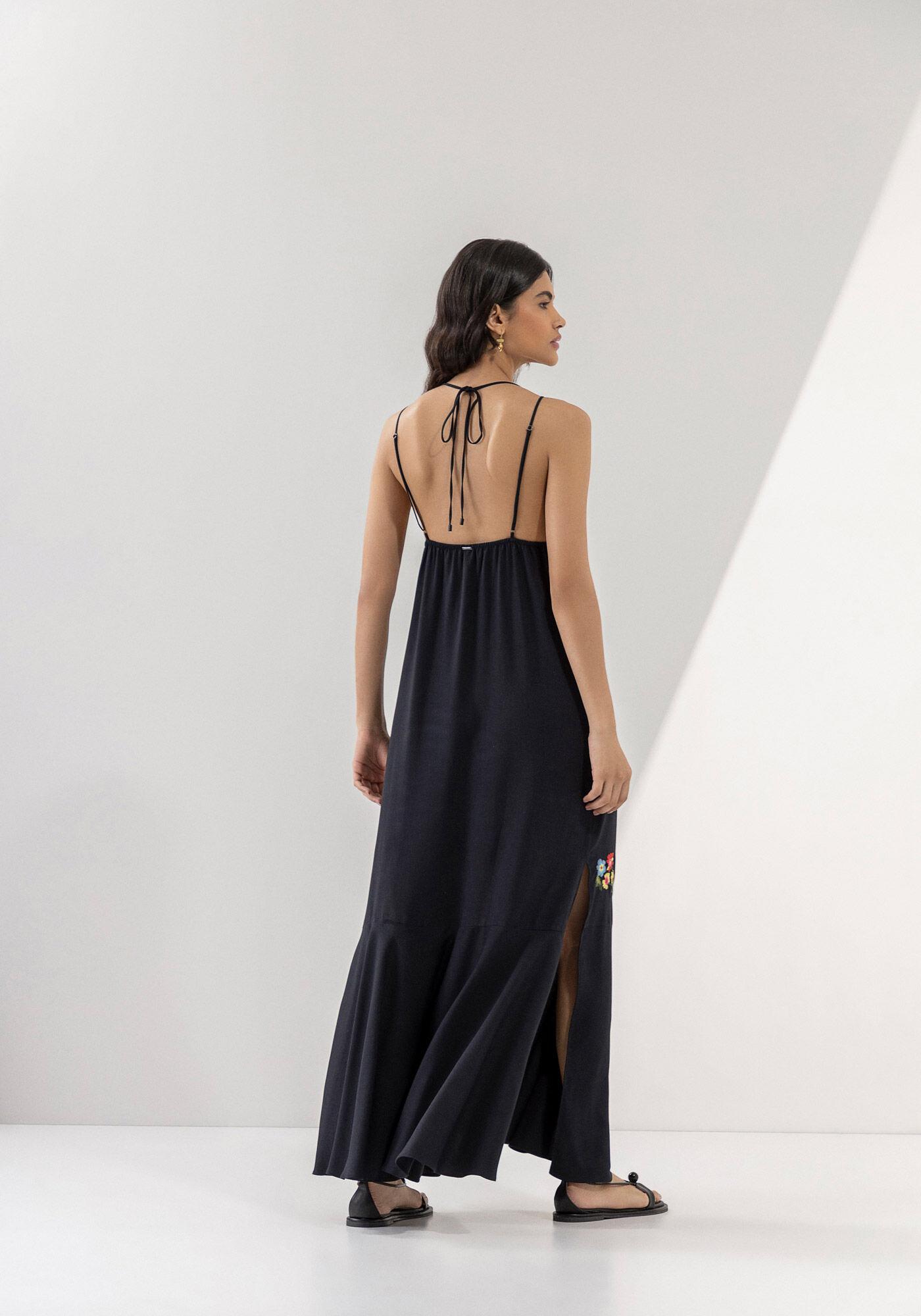 Vestido longo clearance com barra bordada