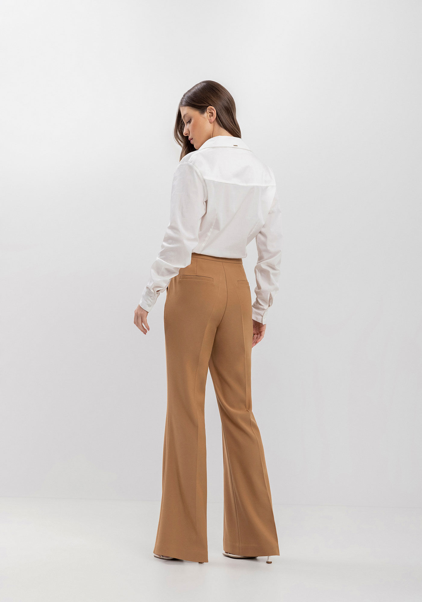 Cal&ccedil;a Flare Em Alfaiataria Com Bolsos E Cintura M&eacute;dia, , large.