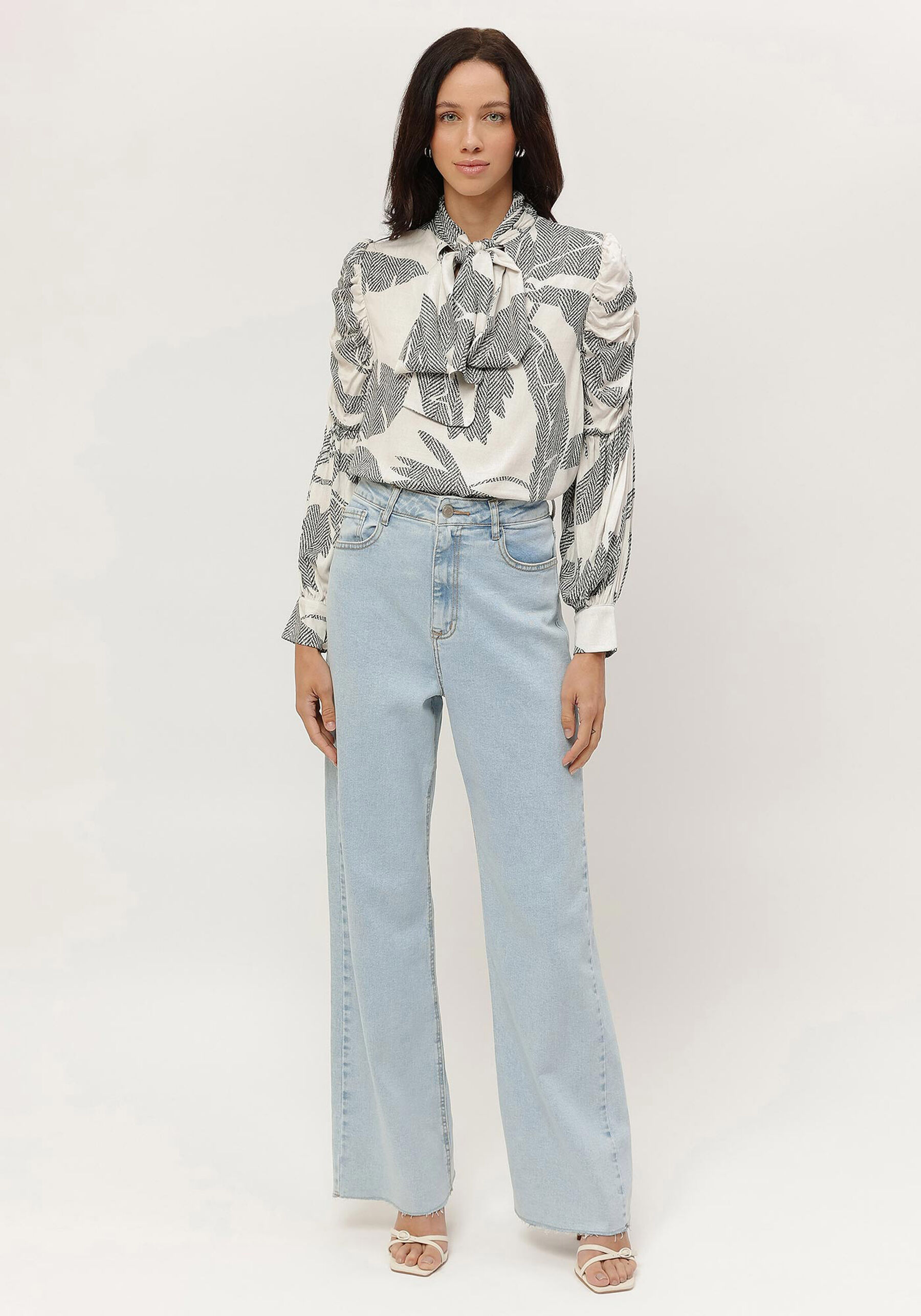 Blusa Manga Longa Estampada com Laço Gola, . Blusa Manga Longa Estampada com Laço Gola, , large.