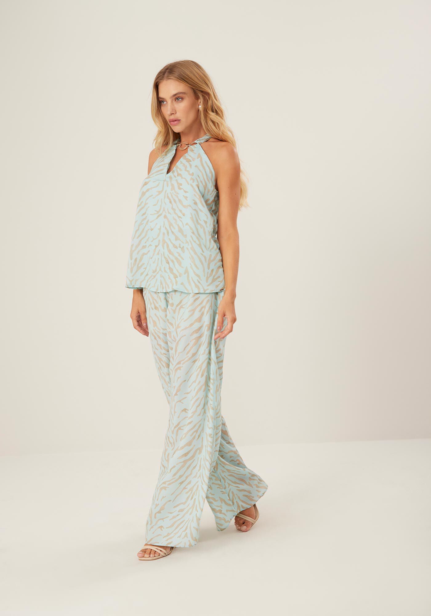 Blusa Estampada em Chiffon com Detalhe Decote, SAND AZUL, large.