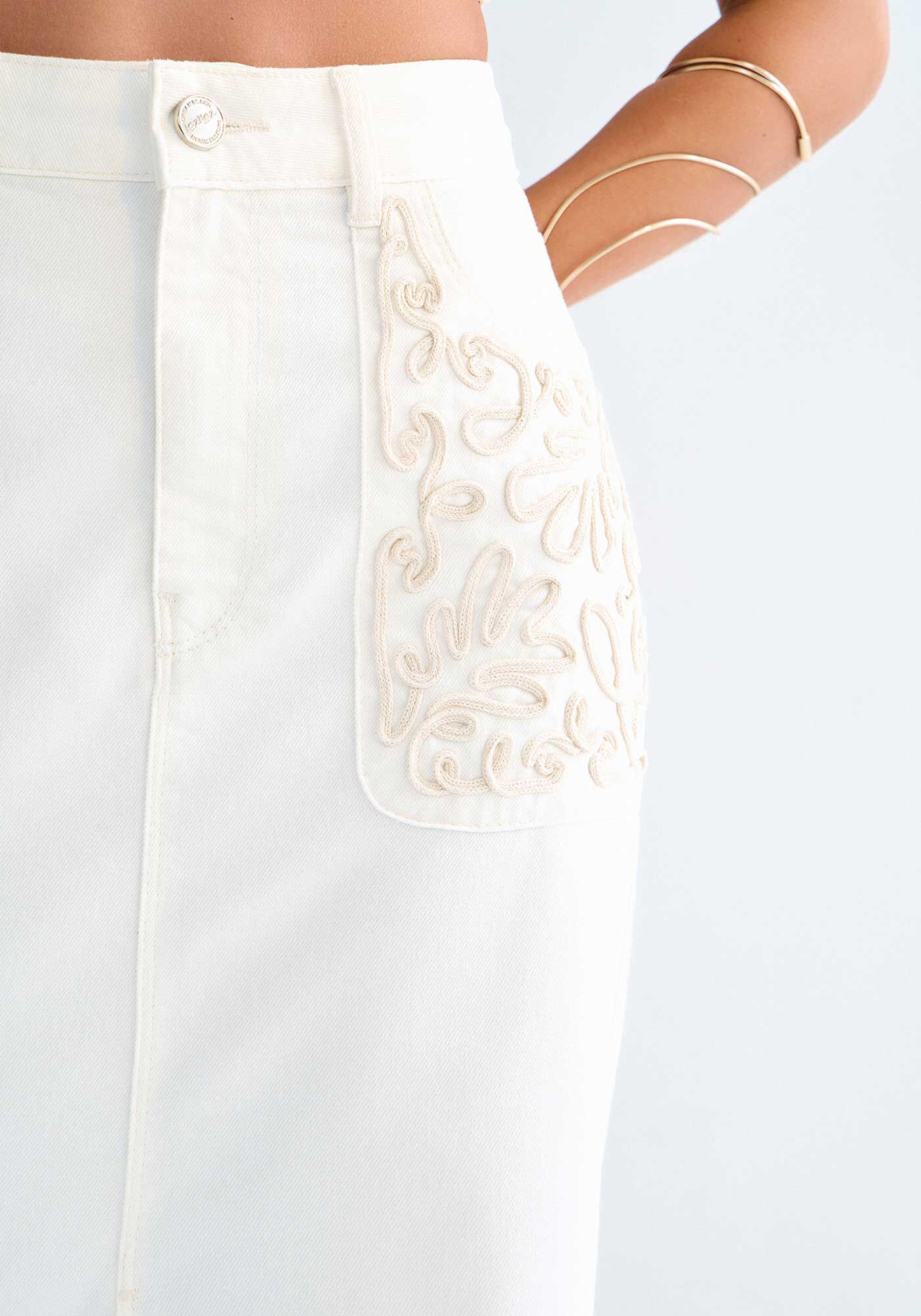 Saia Sarja Midi Bordada com Fenda, , large.