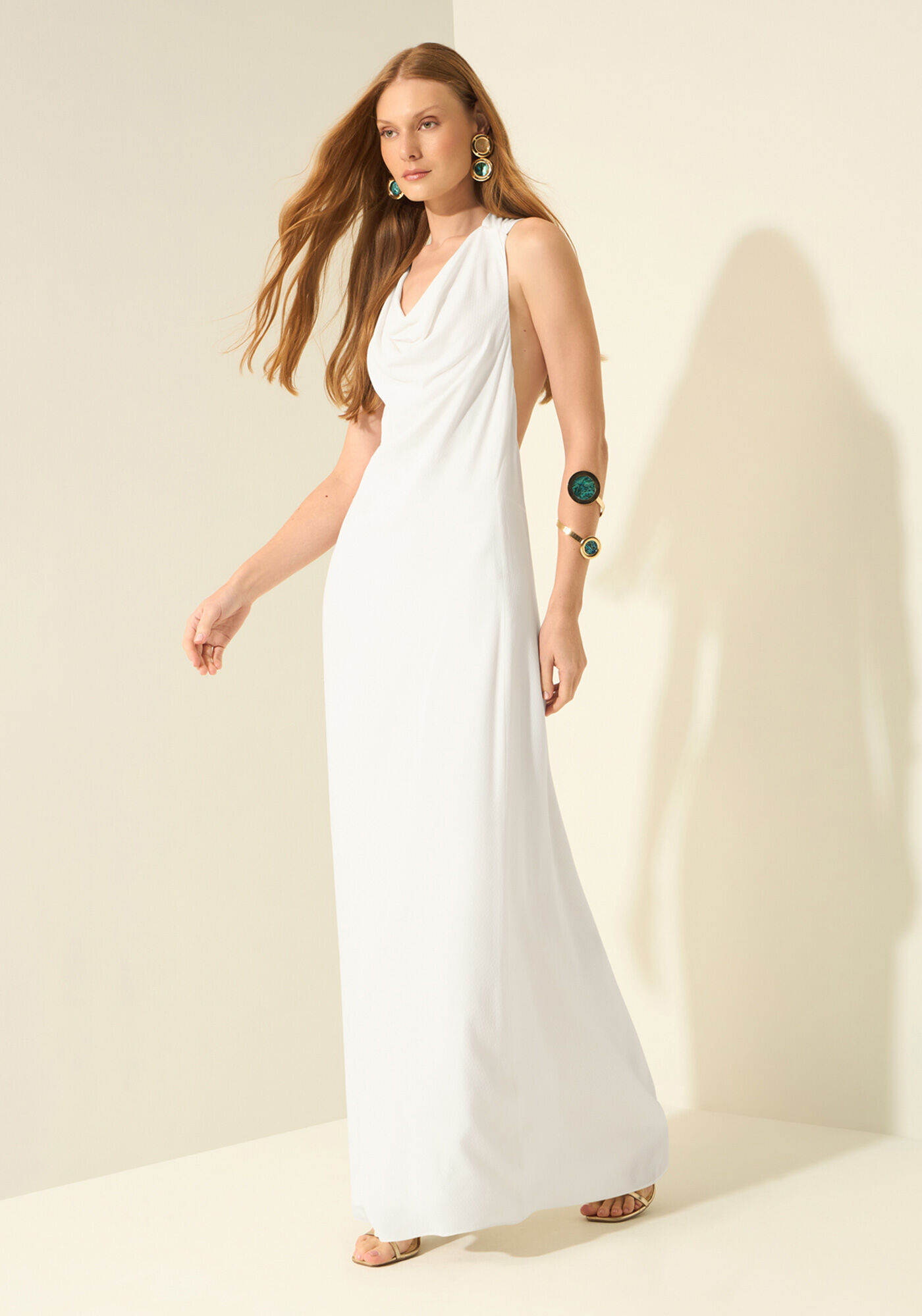 Vestido Longo Com Decote Degag&ecirc; E Recorte Nas Costas, BRANCO ICE CREAM, large.