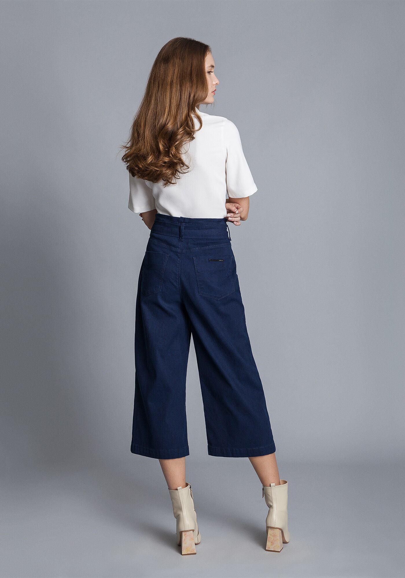 Cal&ccedil;a Jeans Pantacourt com Cinto, JEANS, large.