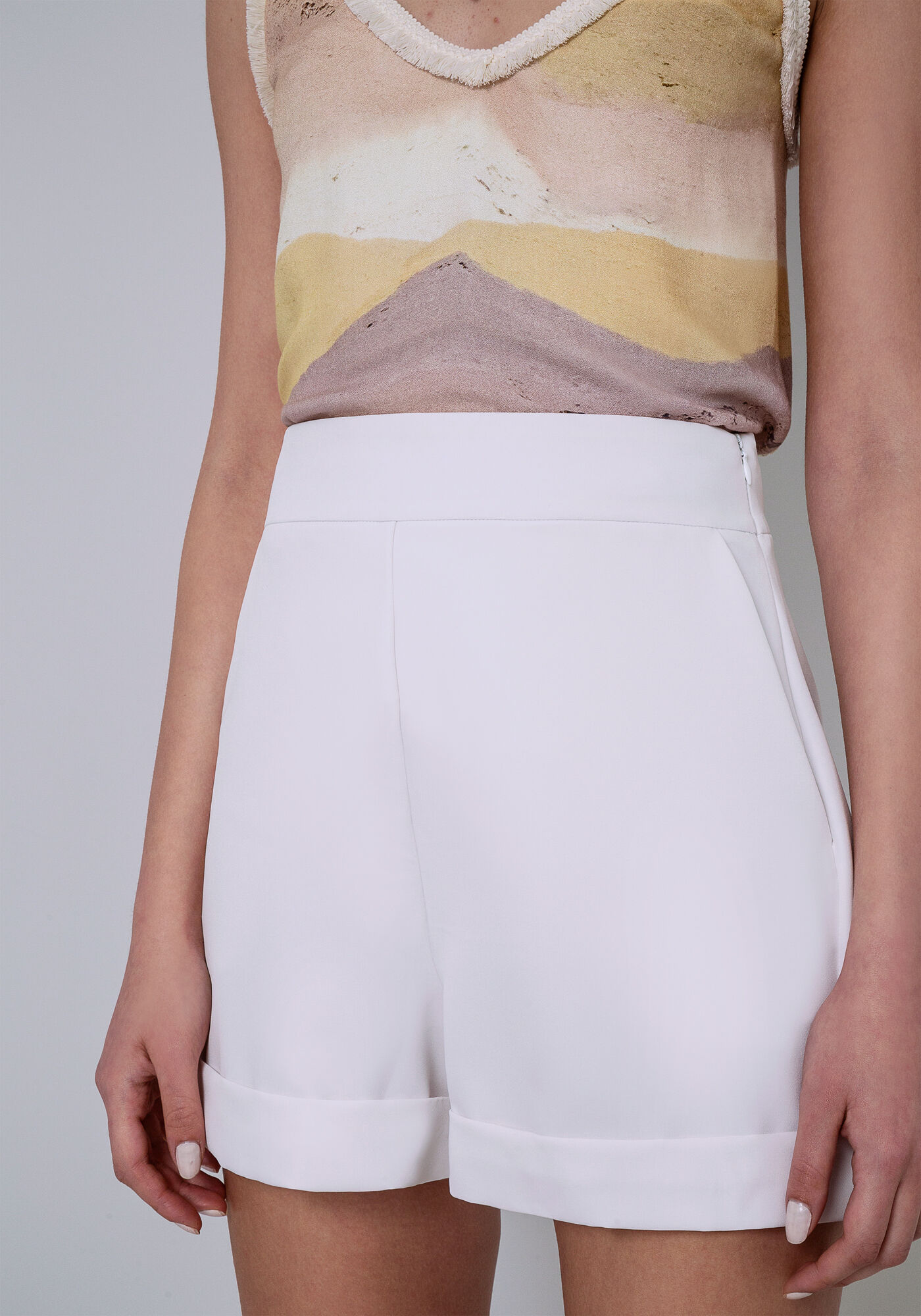 Shorts Cintura Alta Bolsos, , large.