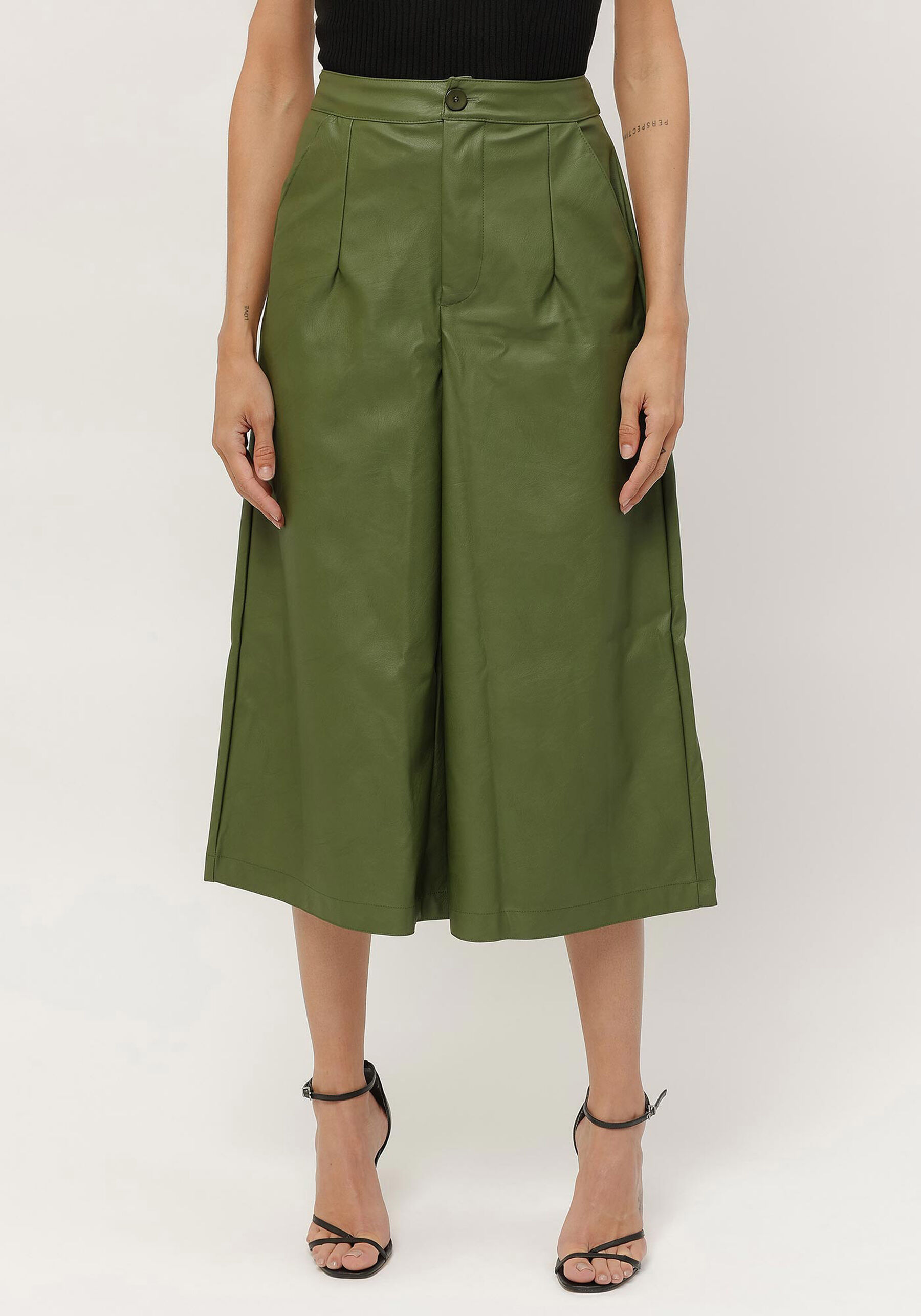 Calça Pantacourt em PU com Cintura Alta, . Calça Pantacourt em PU com Cintura Alta, , large.