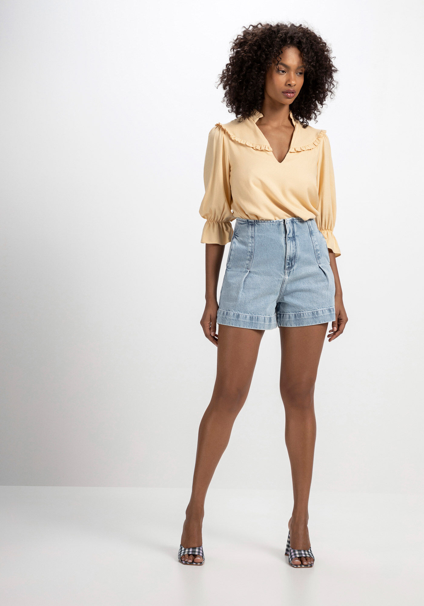 Blusa Manga Longa em Crepe com Babados Lez a Lez