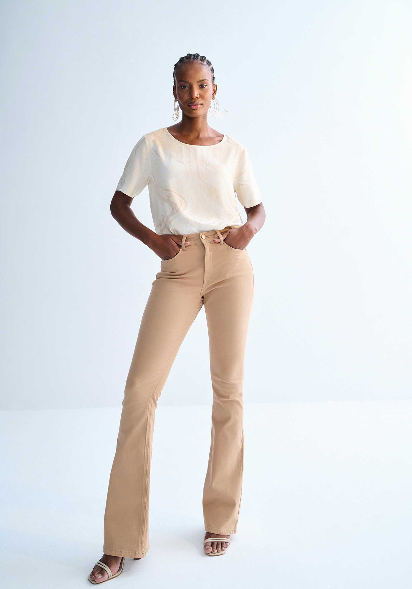 Cal&ccedil;a Sarja Boot Cut com Cintura Alta, , large.