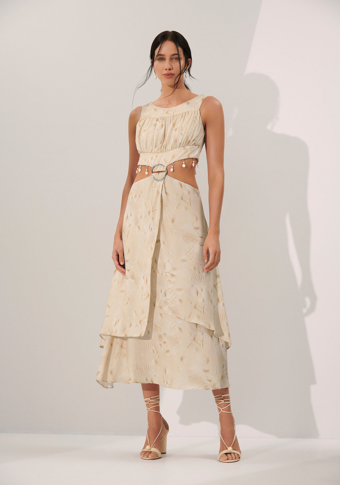 Vestido Midi Estampado com Cut Out e Conchas, BEIRA-MAR, large.