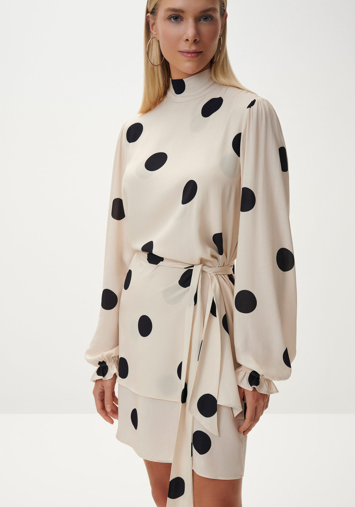 Vestido Curto Manga Longa Bufante com Faixa, , large.