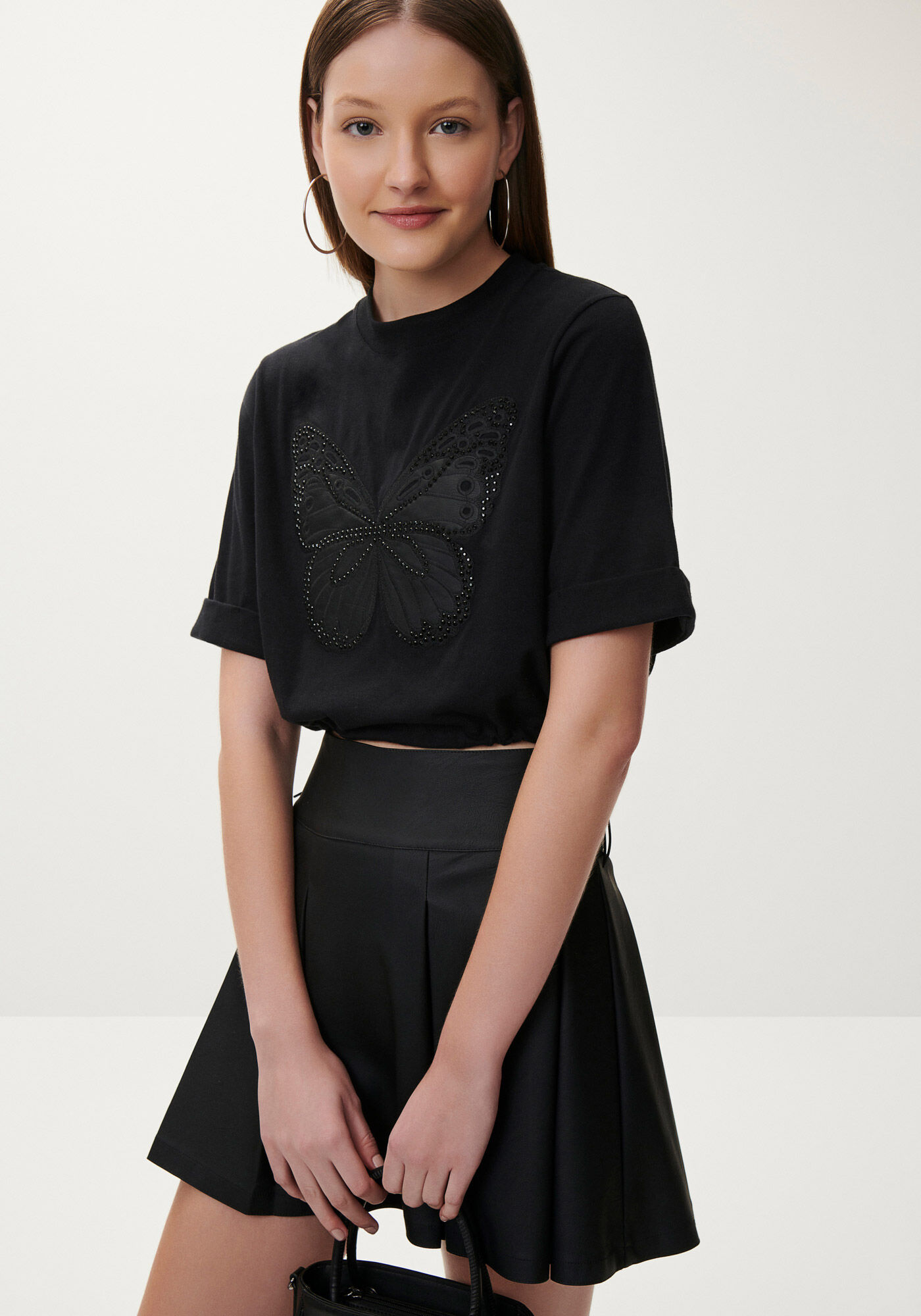 T-shirt Cropped com Regulador e Bordado Borboleta, PRETO REATIVO, large.