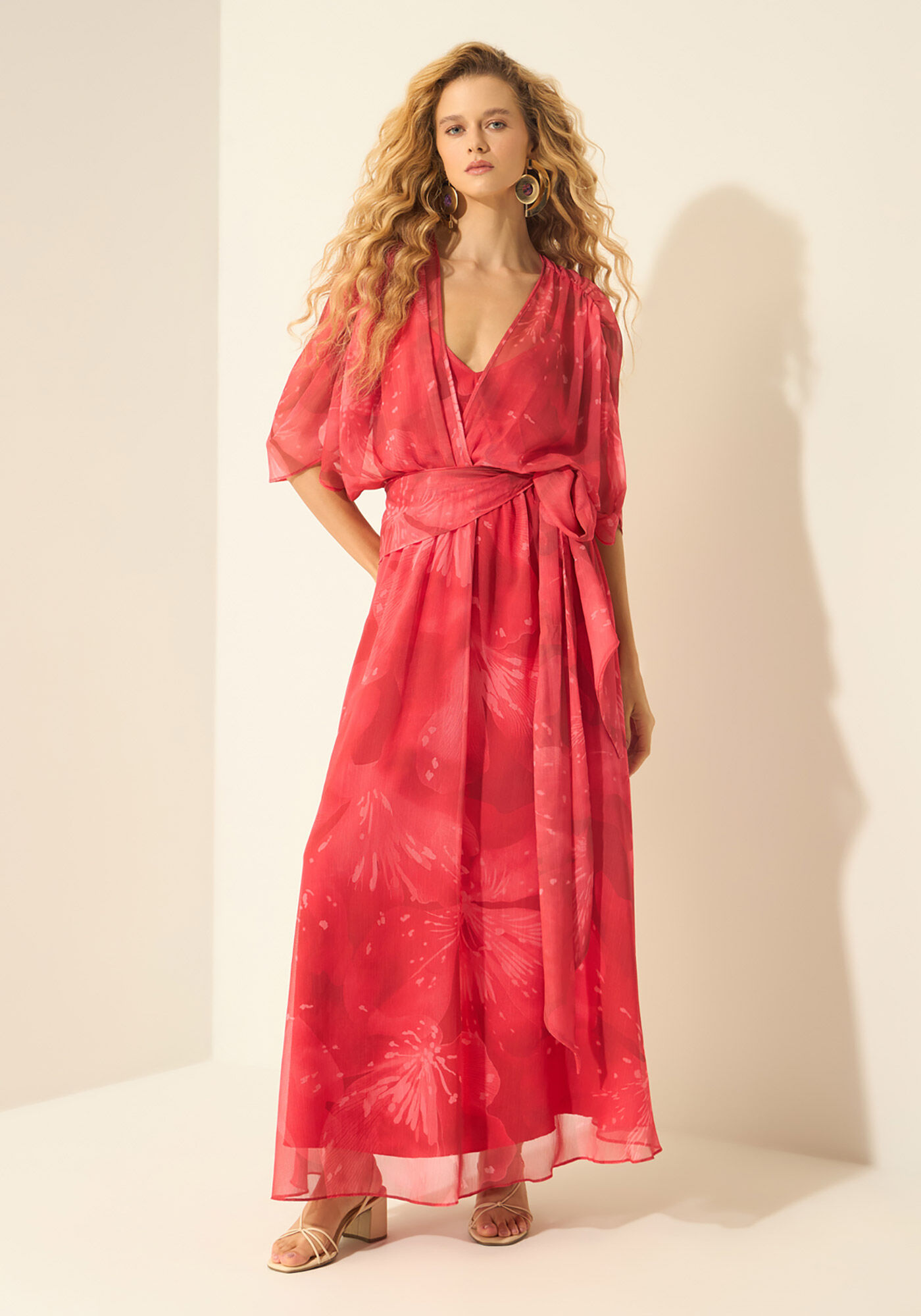 Vestido Longo Com Mangas Curtas E Sobreposi&ccedil;&atilde;o, FLAMBOYANT VERMELHO, large.