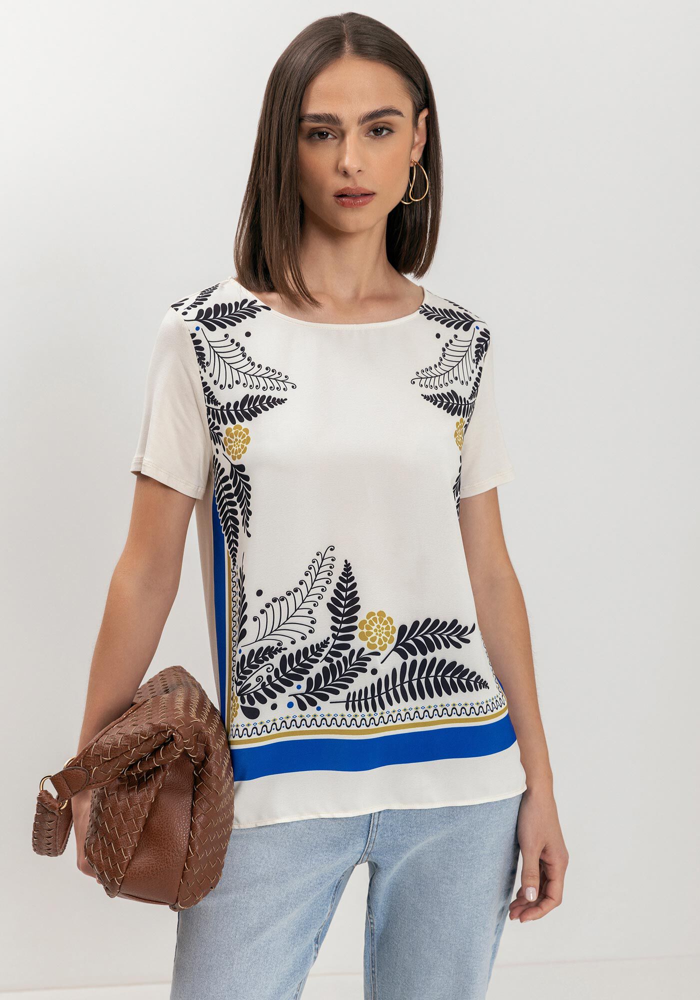 Blusa De Mangas Curtas Com Decote Redondo E Frente Estampada, , large.