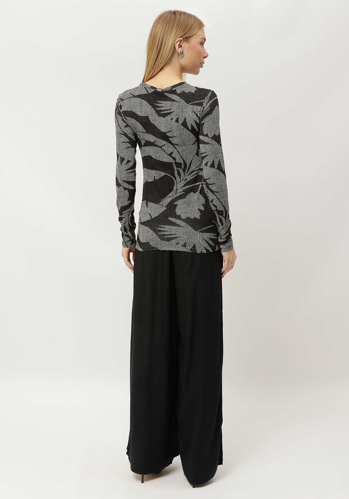 Blusa Manga Longa em Malha Viscose com Decote V, , large.