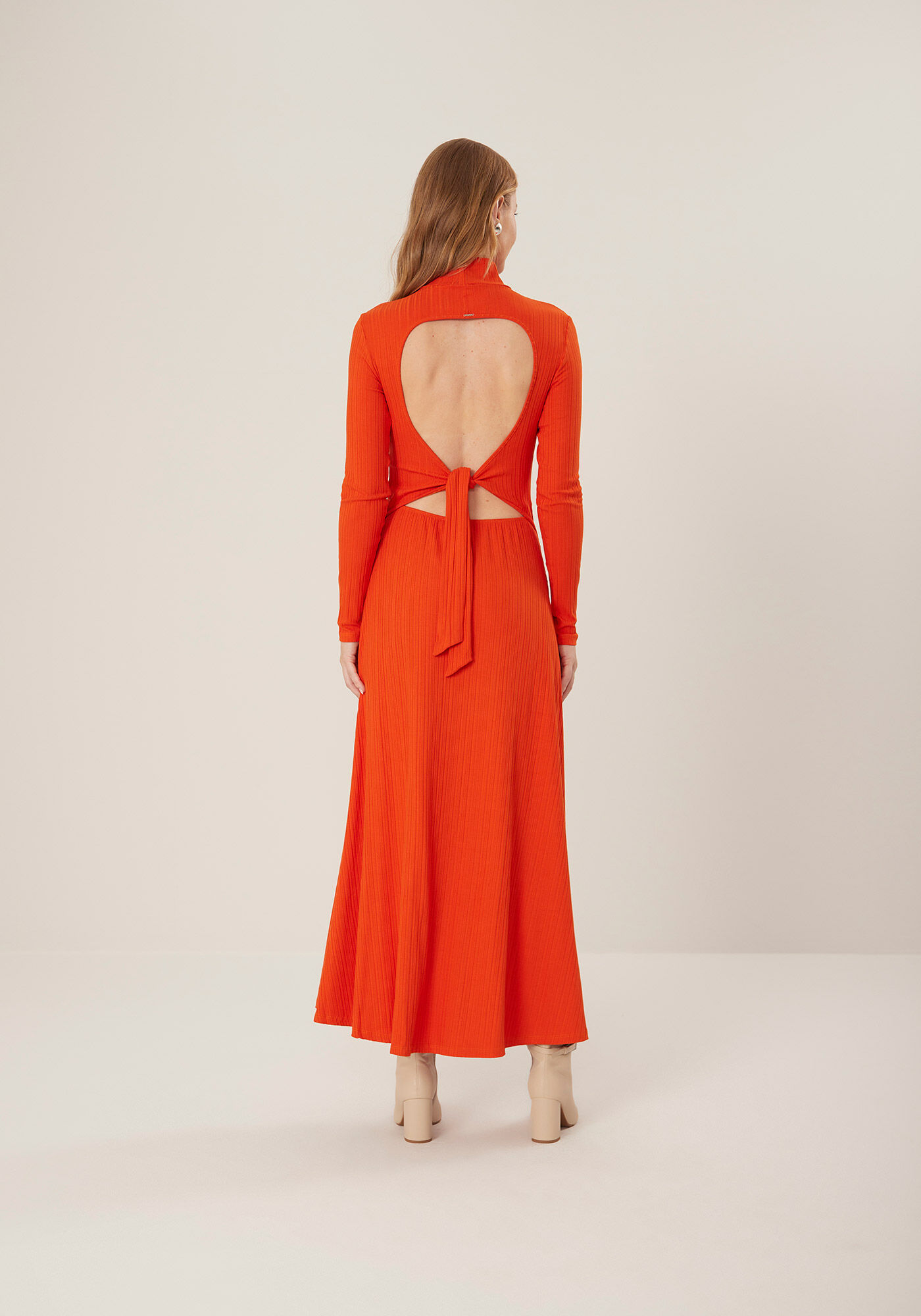Vestido Midi Ch&aacute; Em Malha Canelada Com Abertura Nas Costas, LARANJA TOMILHO, large.