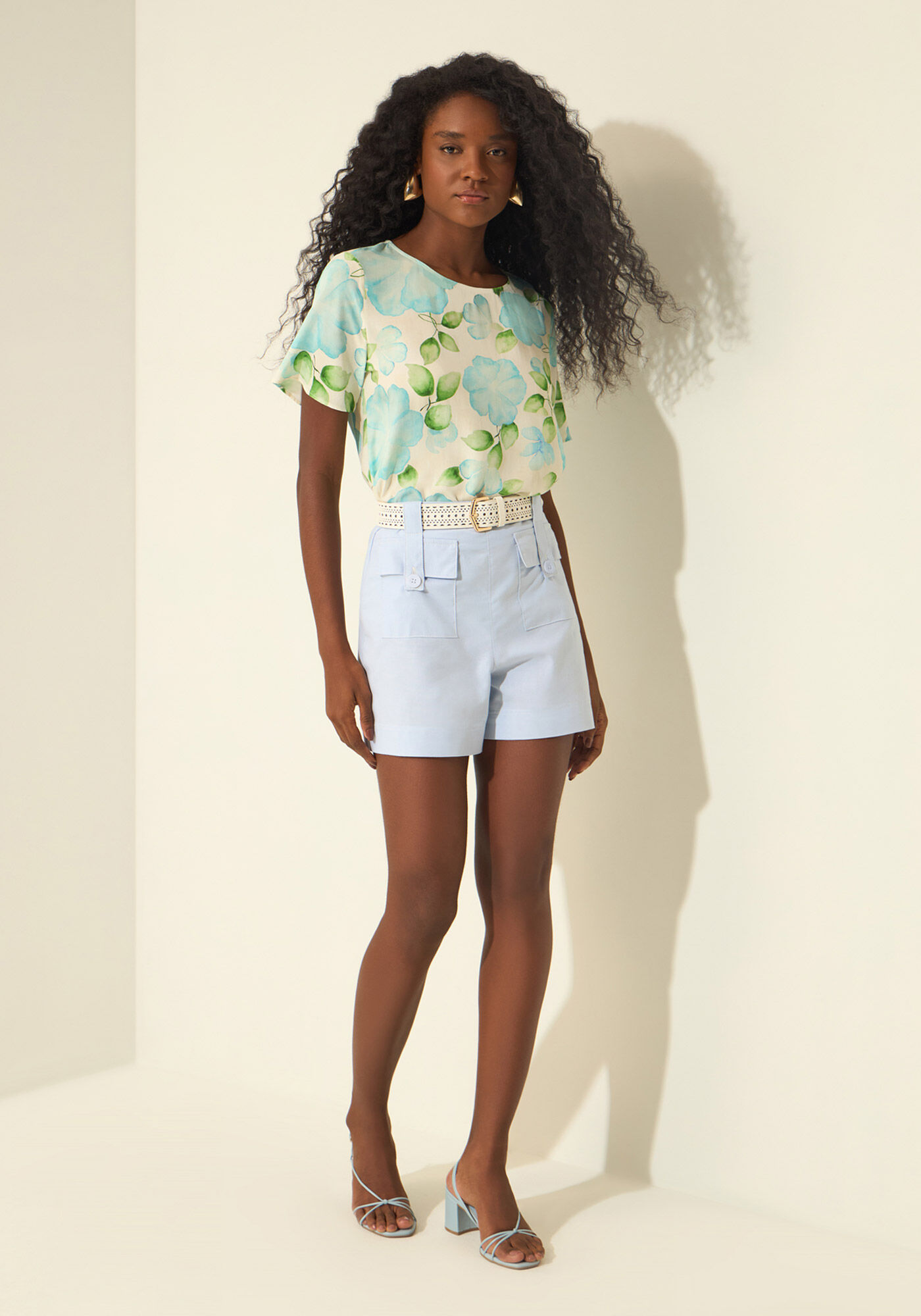 Blusa Estampada Com Mangas Curtas Em Viscose Respons&aacute;vel, AQUARELA BEGE, large.