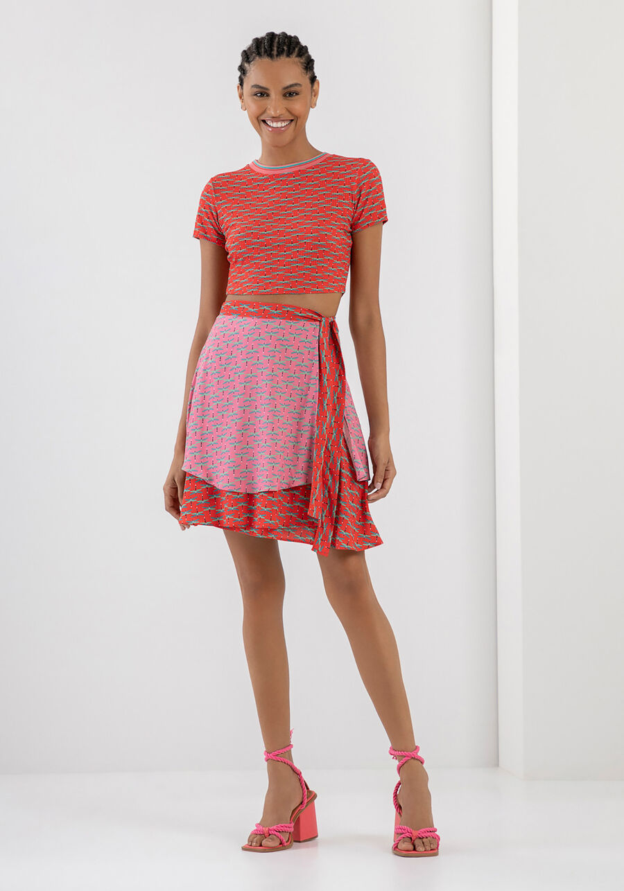 Blusa Cropped Canelada Estampada com Retilínea, ESCARLATE. Blusa Cropped Canelada Estampada com Retilínea, ESCARLATE, large.
