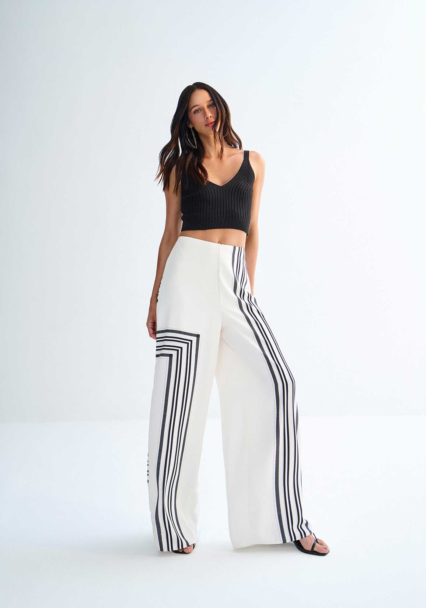 Blusa Cropped em Tric&ocirc; Canelado com Decote V, , large.