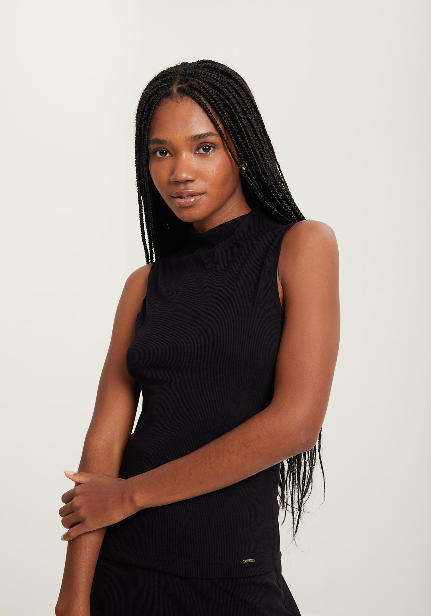 Blusa Sem Mangas Canelada Com Gola Alta Em Malha, , large.