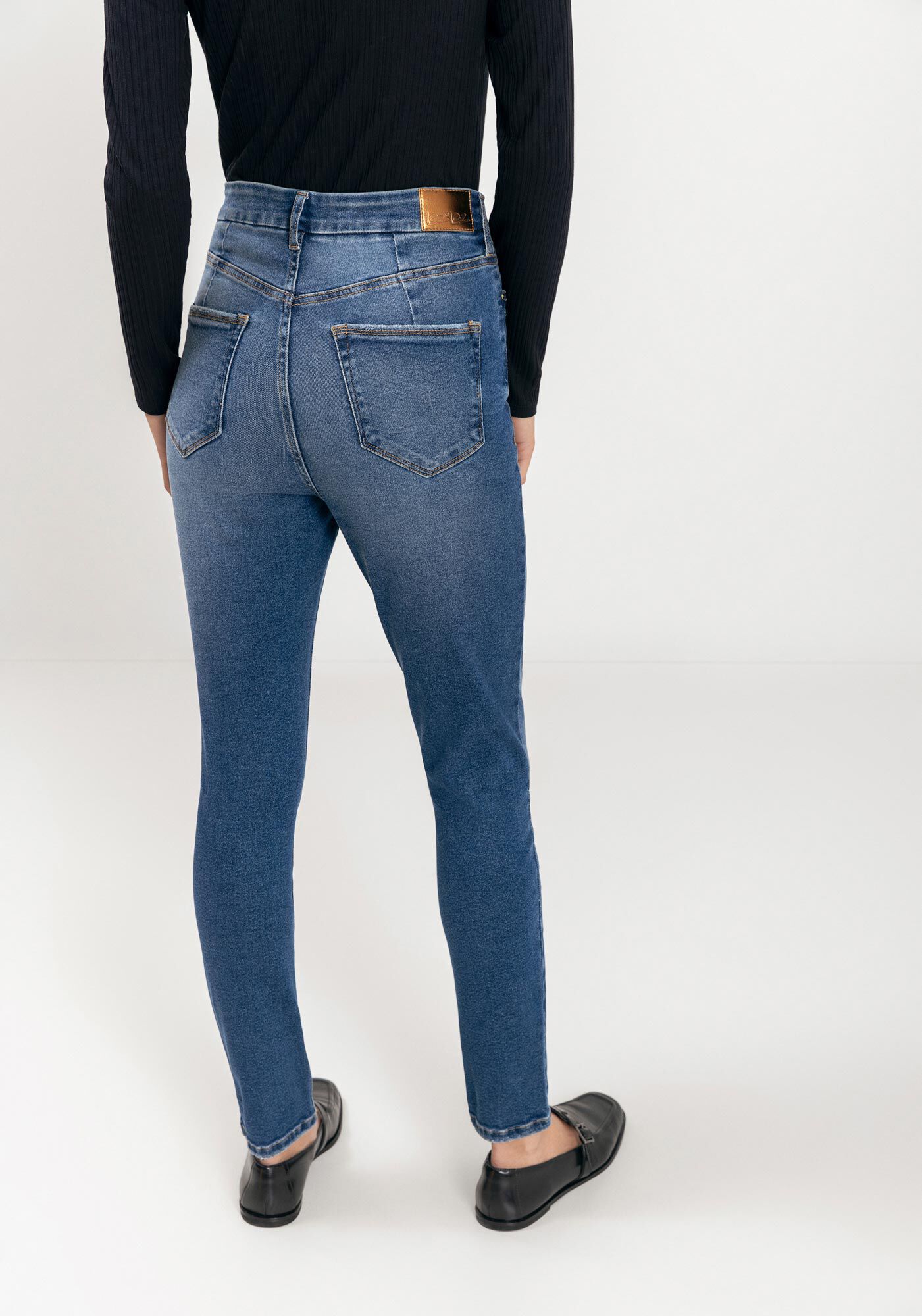 Cal&ccedil;a Jeans Skinny Contour Com Bolsos E Elastano, , large.