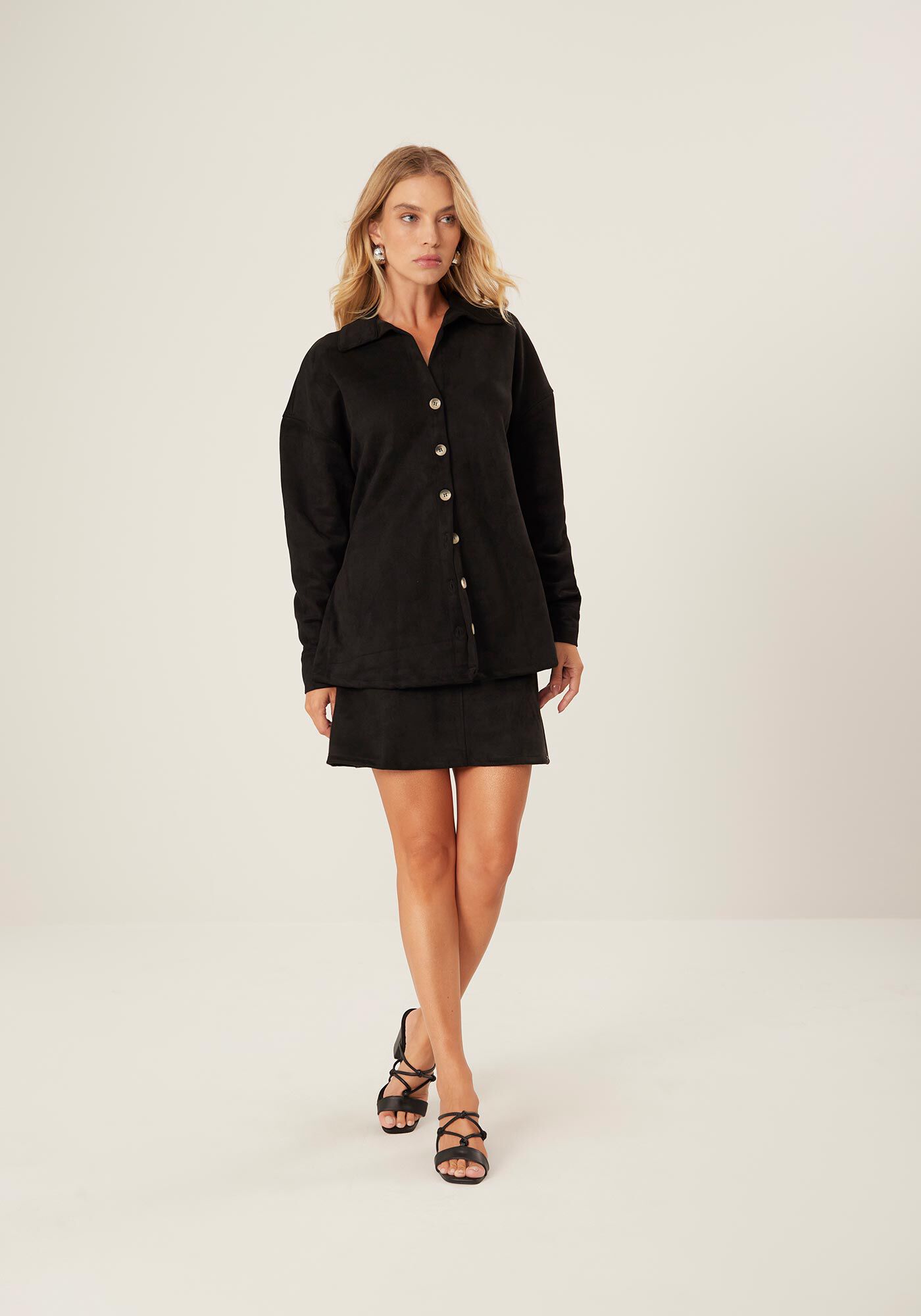 Casaco Boyfriend Em Malha Suede Com Bot&otilde;es Frontais, PRETO, large.