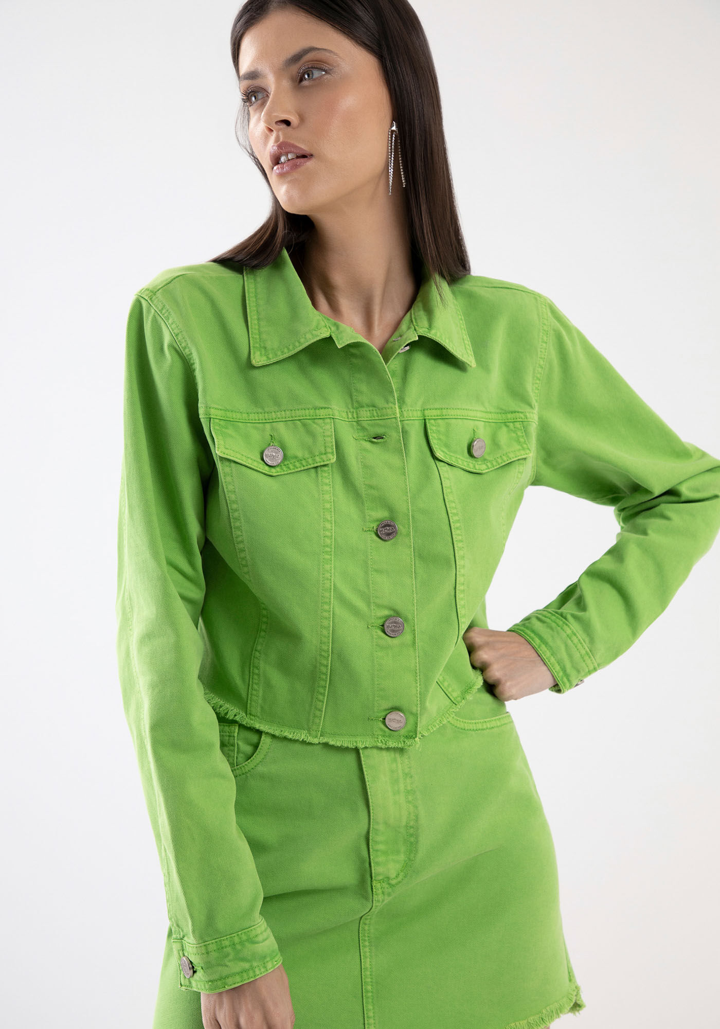 Jaqueta Sarja Cropped com Detalhe Lapela, VERDE ORVALHO, large.