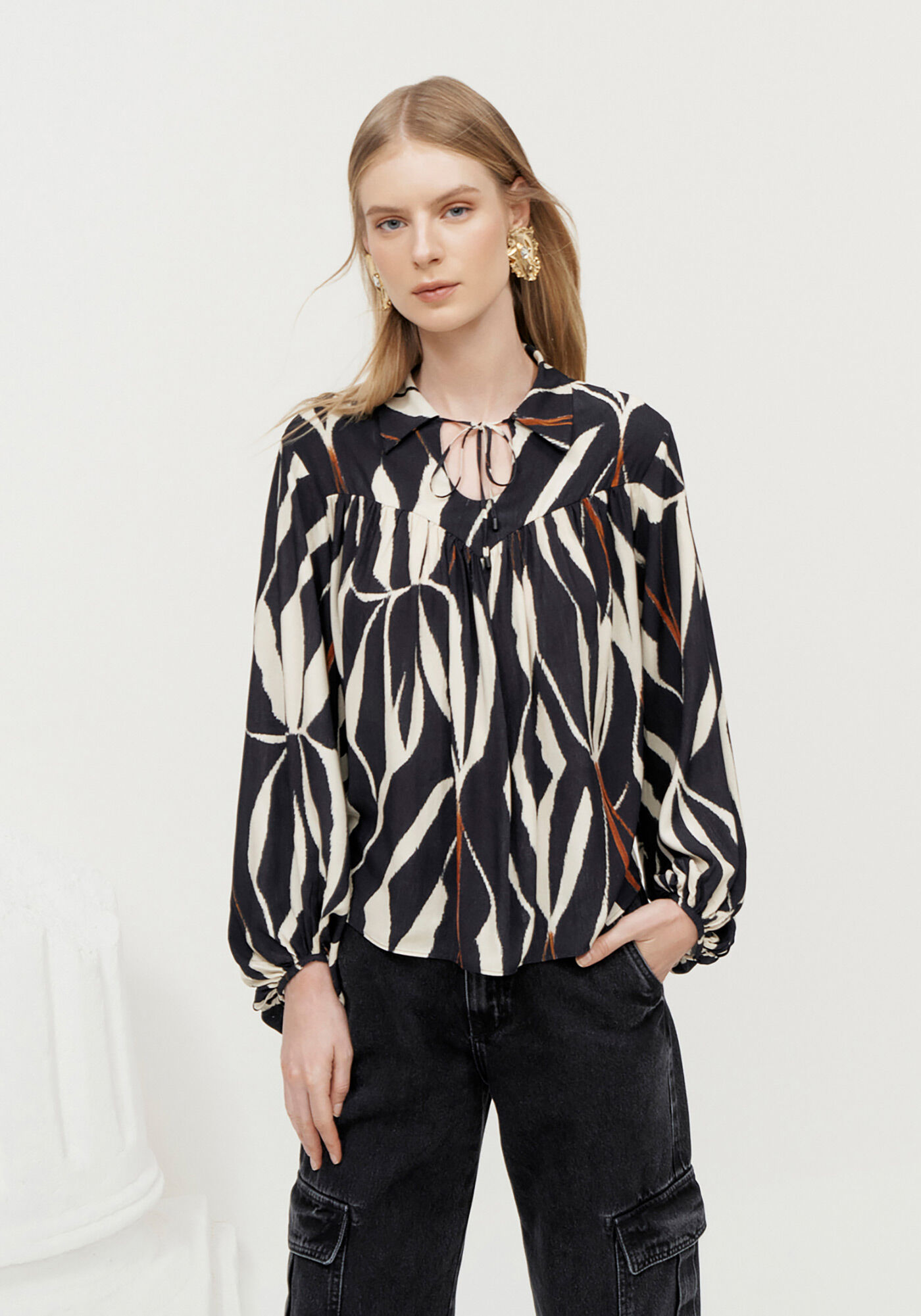 Blusa Ampla Estampada em Viscose com Manga Bufante, , large.