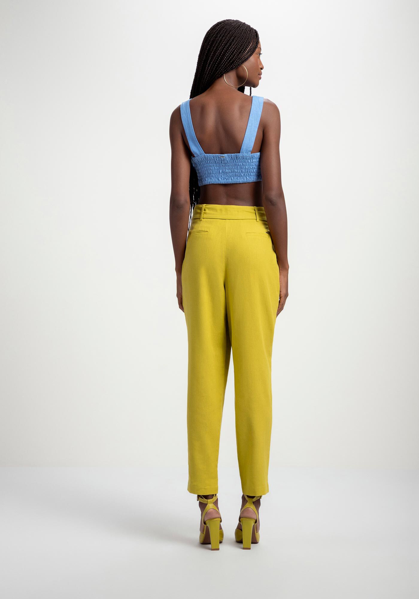 Cal&ccedil;a Carrot Slim em Linho com Cinto, AMARELO ENCANTO, large.