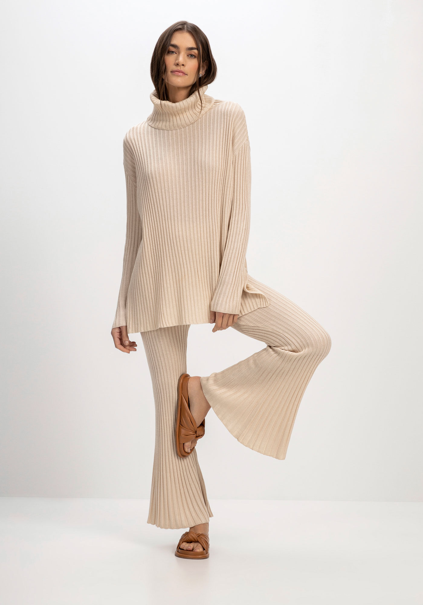 Blus&atilde;o Alongado em Tric&ocirc; com Gola Alta, BRANCO OFF WHITE, large.