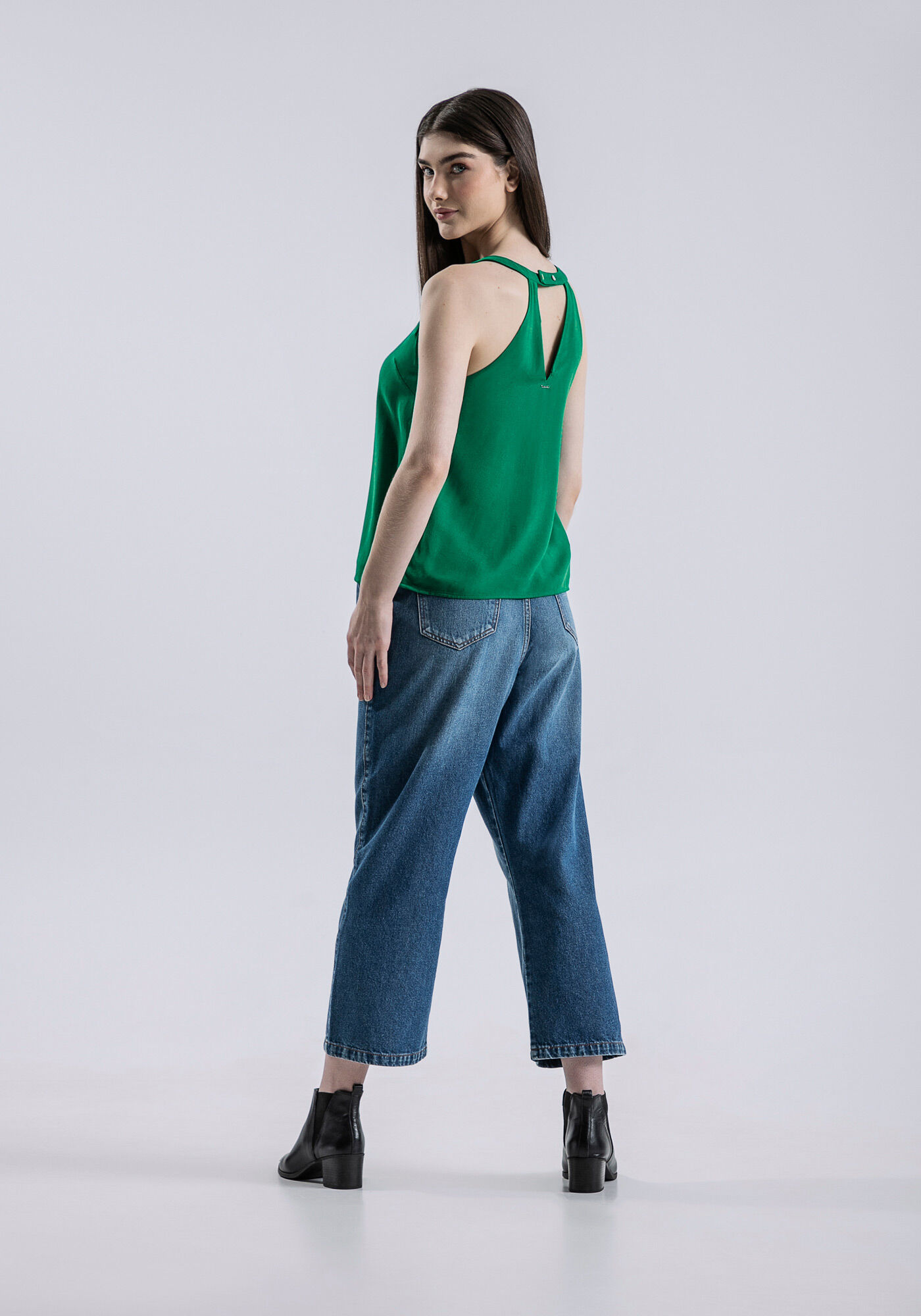 Blusa Decote V com Recorte Costas, , large.