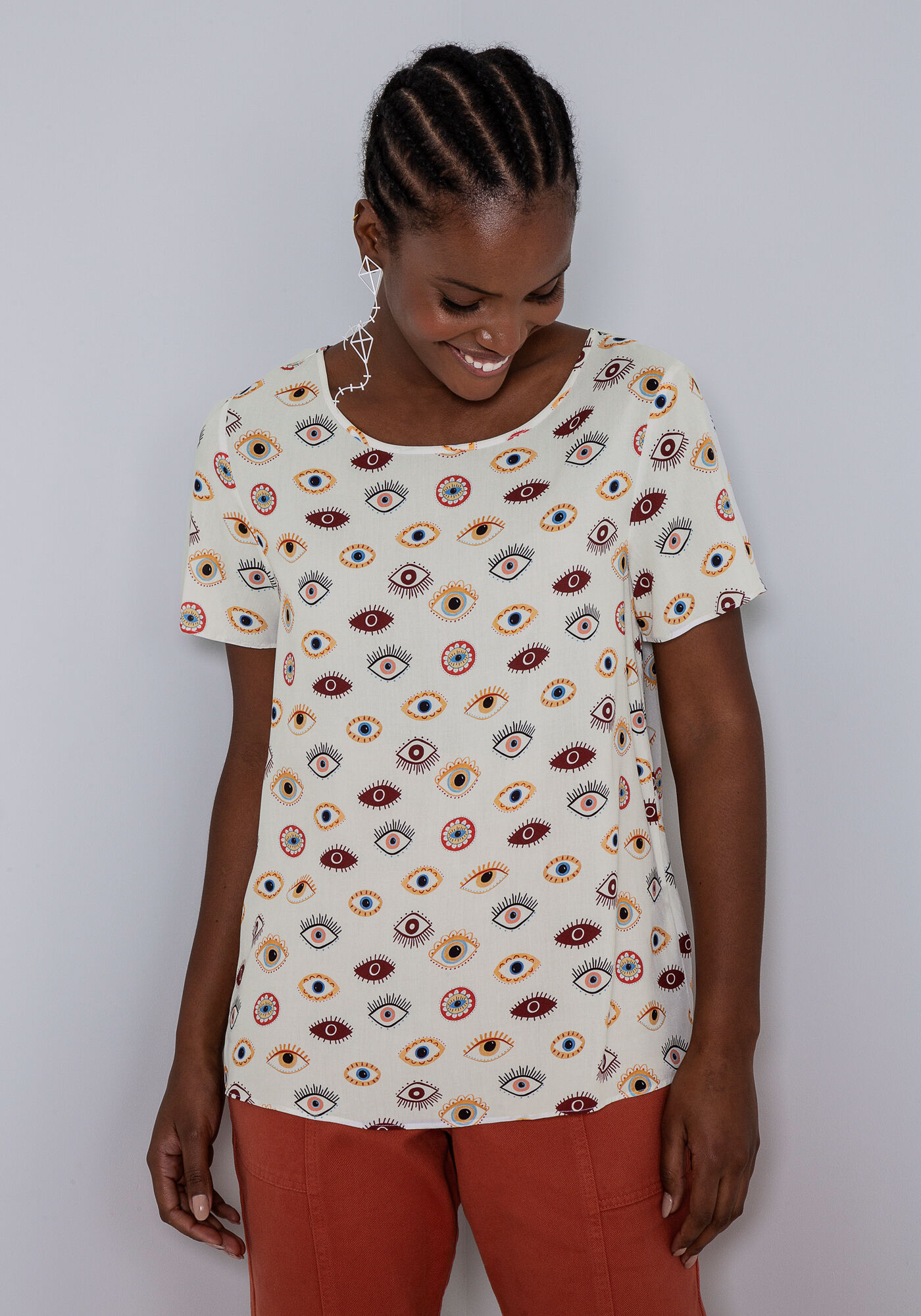 Blusa Manga Curta em Viscose Estampada, OLHARES, large.