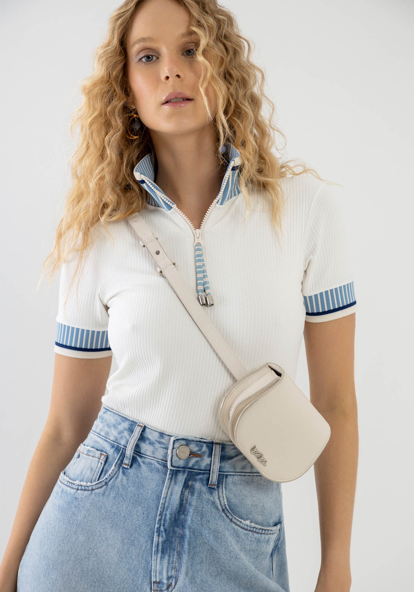 Blusa Canelada com Gola Alta e Z&iacute;per, BRANCO OFF WHITE, large.