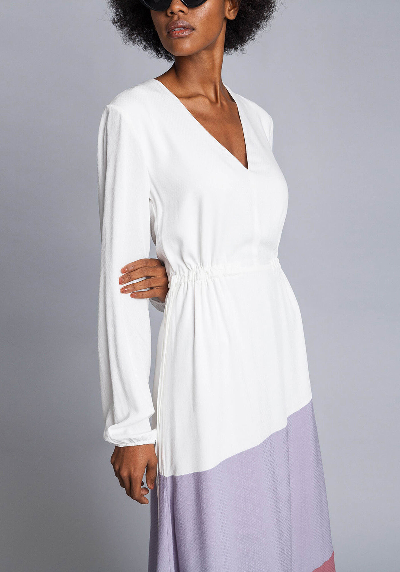 Vestido Manga Longa M&iacute;di Recortes, , large.