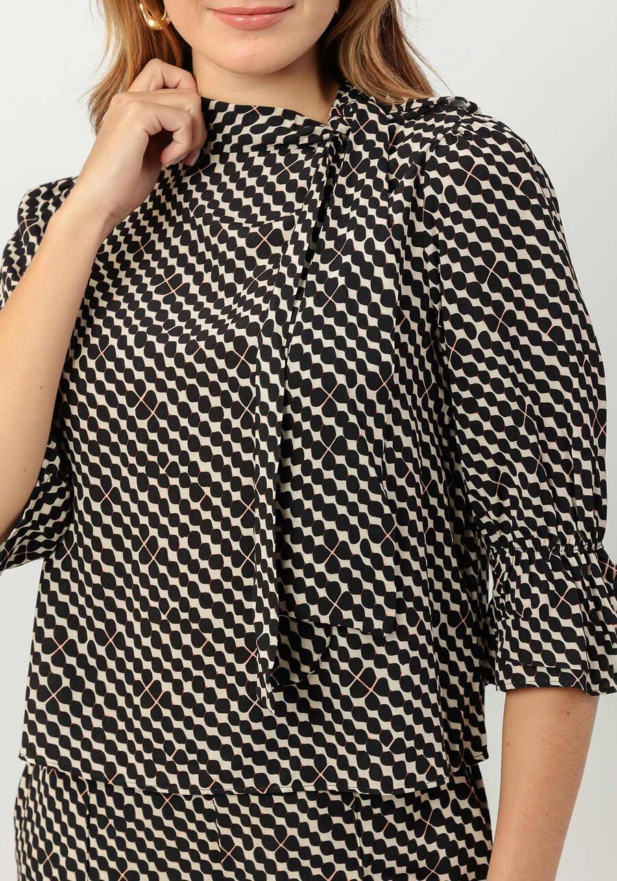 Blusa Manga 3/4 em Viscose com Amarração Gola, . Blusa Manga 3/4 em Viscose com Amarração Gola, , large.