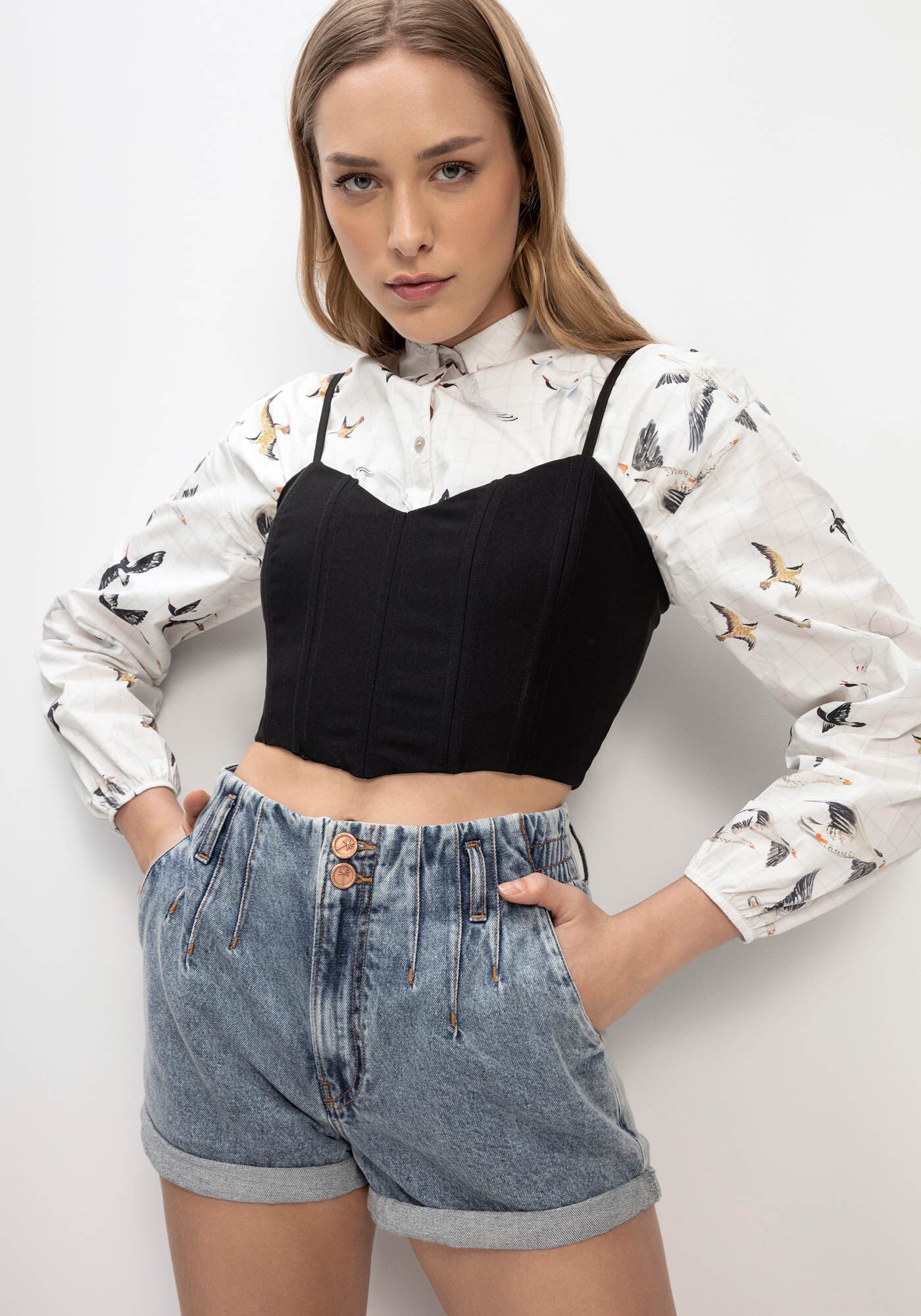 Shorts Jeans Cintura Alta com El&aacute;stico C&oacute;s, , large.