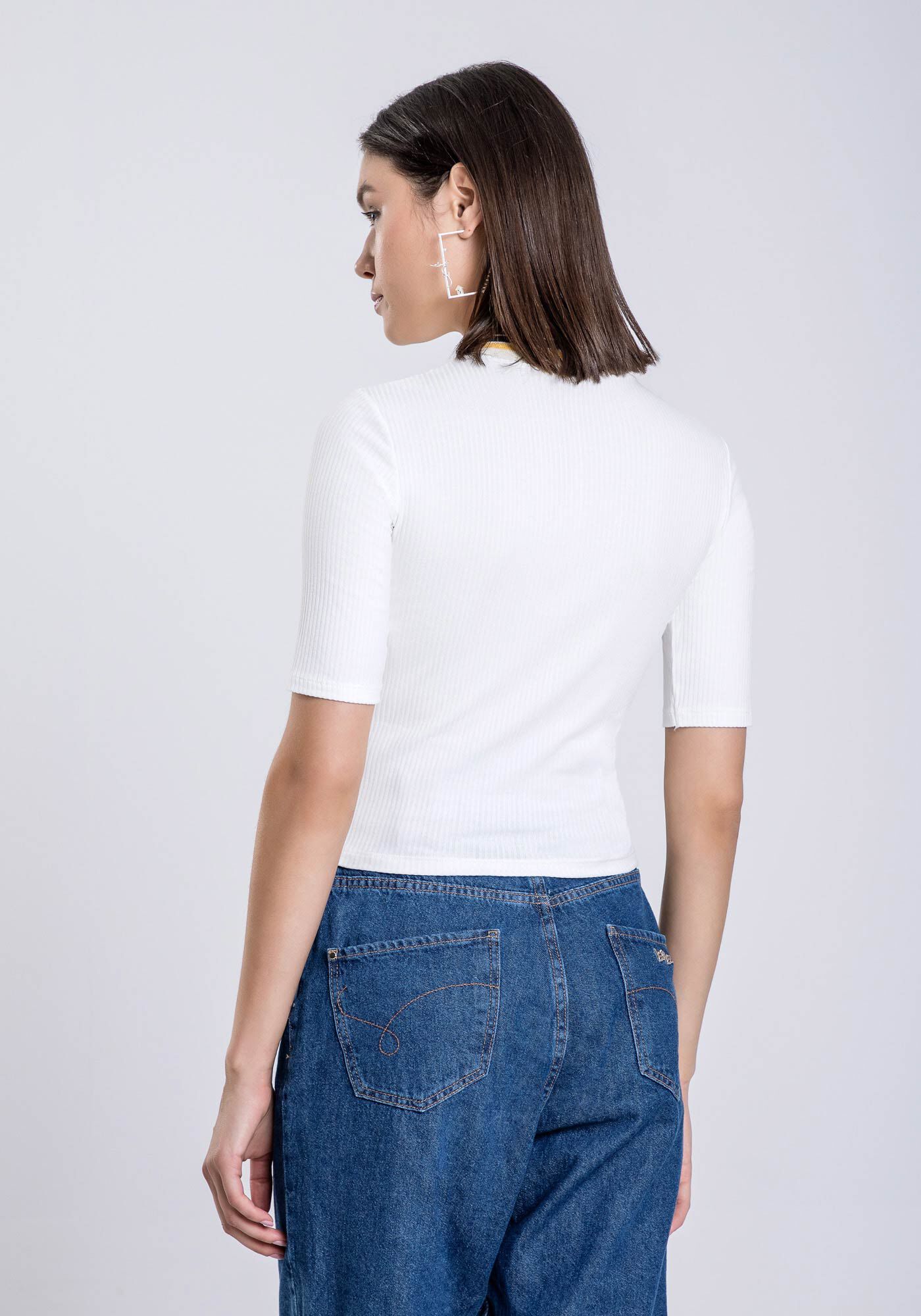 Blusa Gola Alta em Malha Canelada com Recorte, , large.