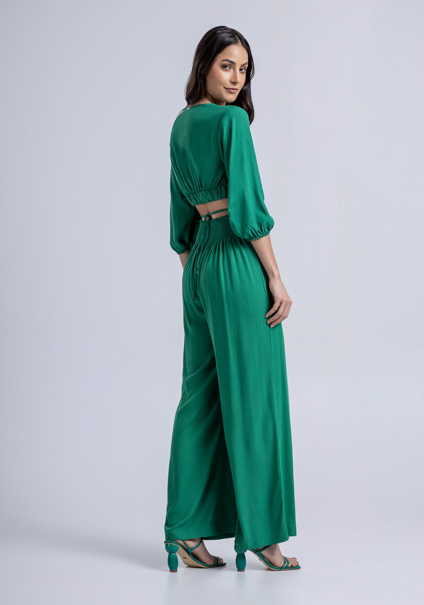 Blusa Cropped em Crepe com Recorte Argola, , large.