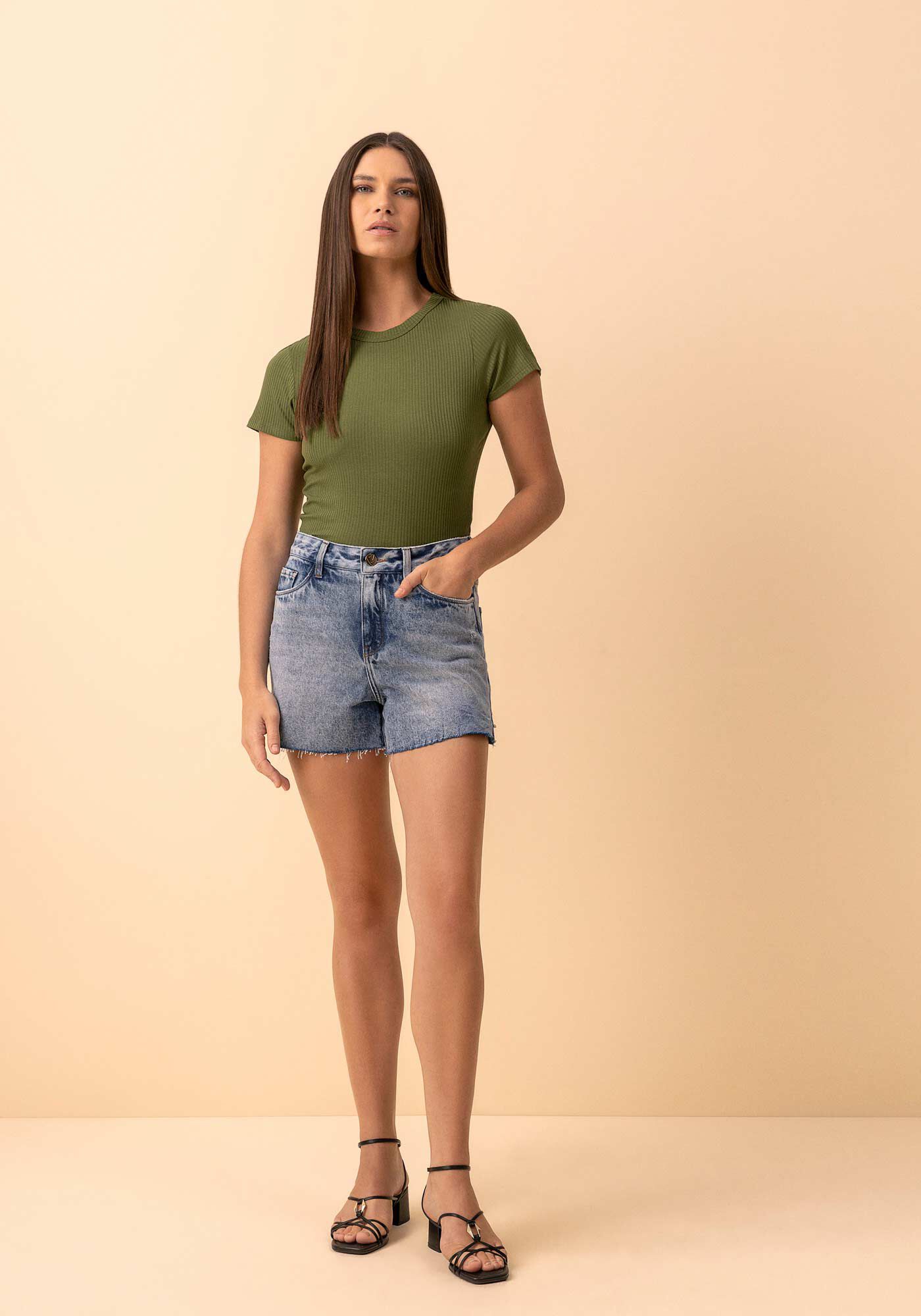 Shorts Jeans Boyfriend De Cintura M&eacute;dia Com Barra Virada, JEANS, large.