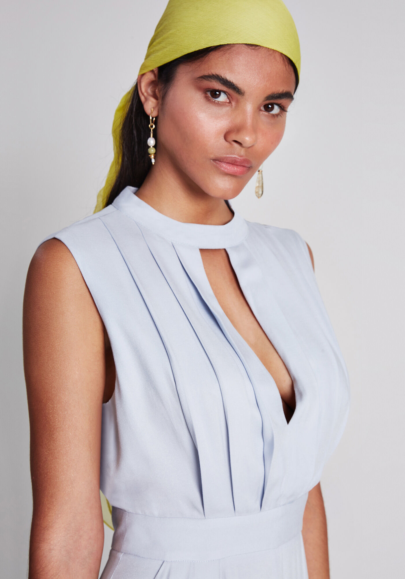 Macac&atilde;o Longo Decote Pregas, , large.