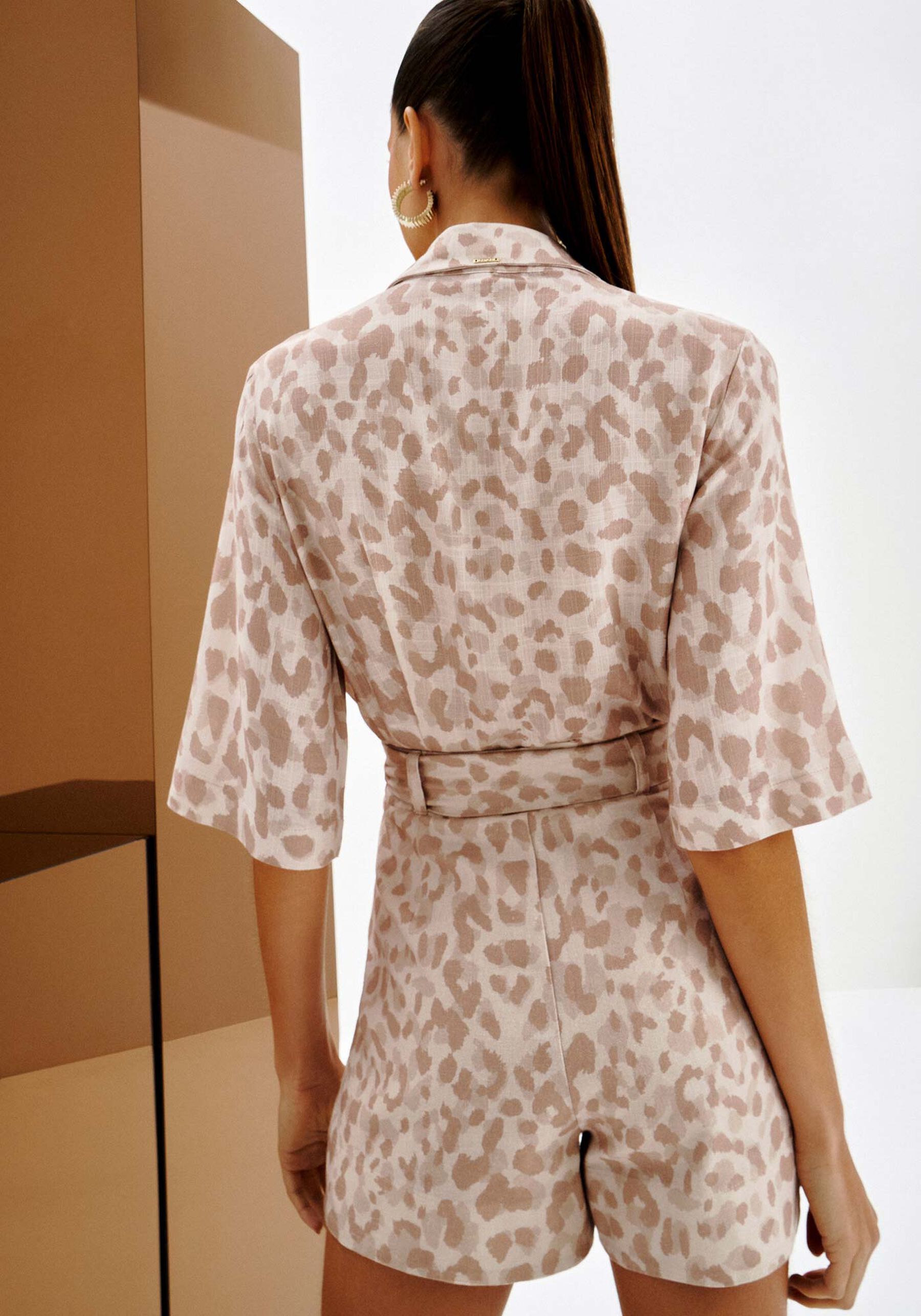 Shorts Estampado Alfaiataria em Linho com Cinto, ONCA. Shorts Estampado Alfaiataria em Linho com Cinto, ONCA, large.